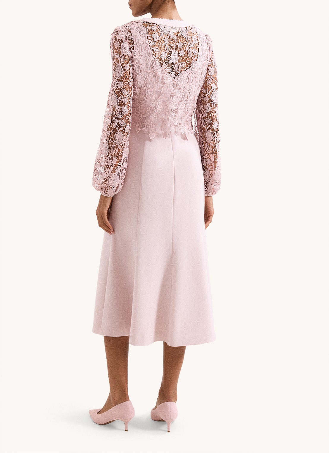 Phase Eight Ayumi Pink midi jurk met vest van broderie - achterkant 8 oudroze