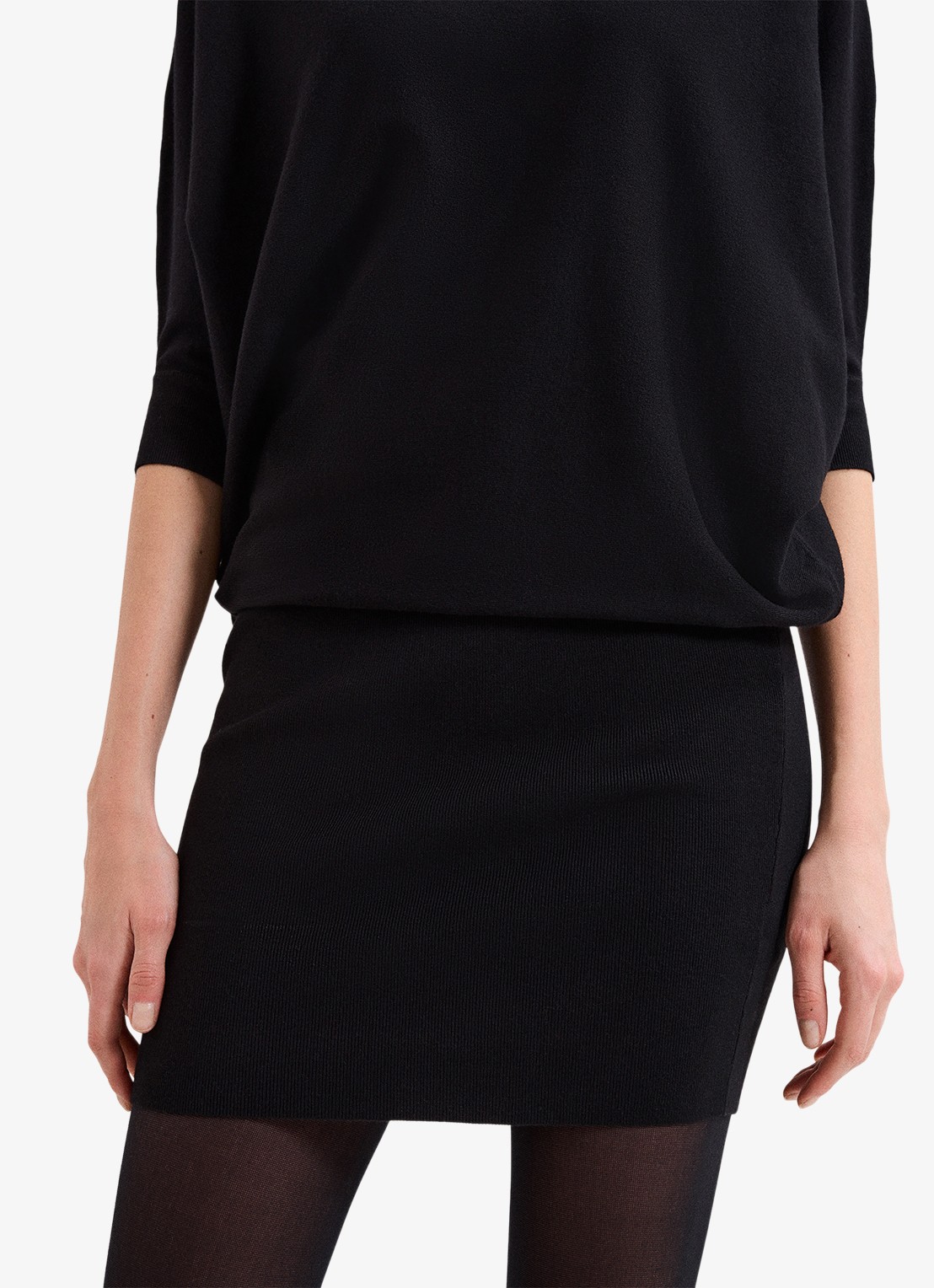 Phase Eight Becca mini jurk met vleermuismouw - detail 4 zwart