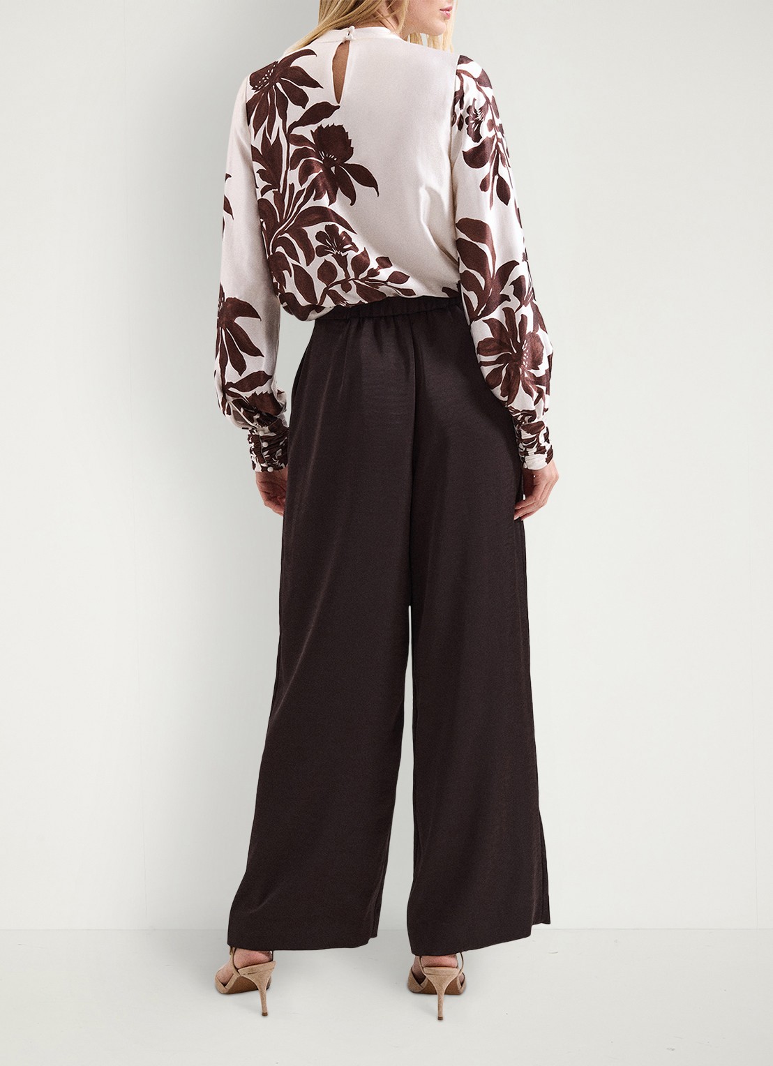 Phase Eight Beccy wide fit pantalon met steekzakken - achterkant bruin