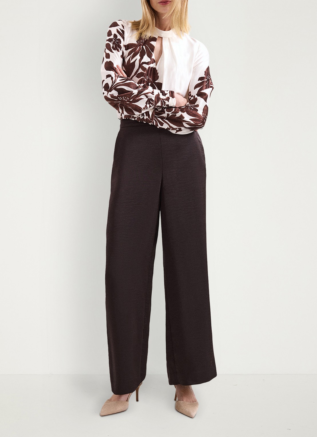 Phase Eight Beccy wide fit pantalon met steekzakken - voorkant 3 bruin