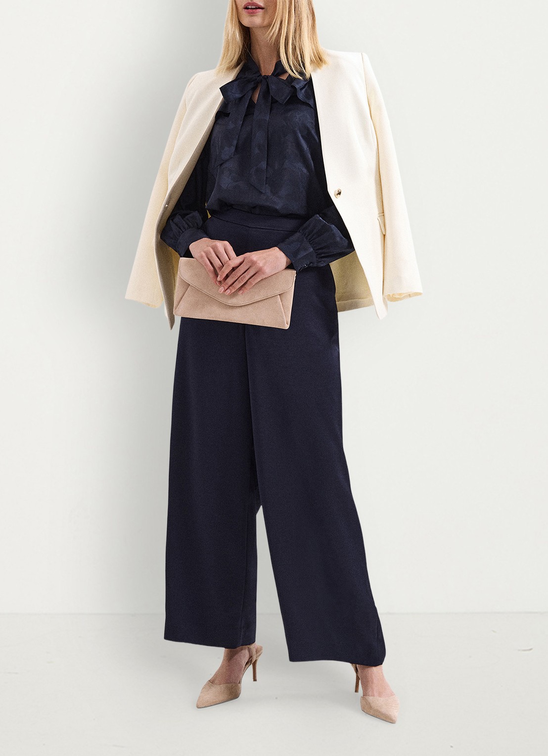 Phase Eight Beccy wide fit pantalon van satijn met steekzakken - detail 5 donkerblauw