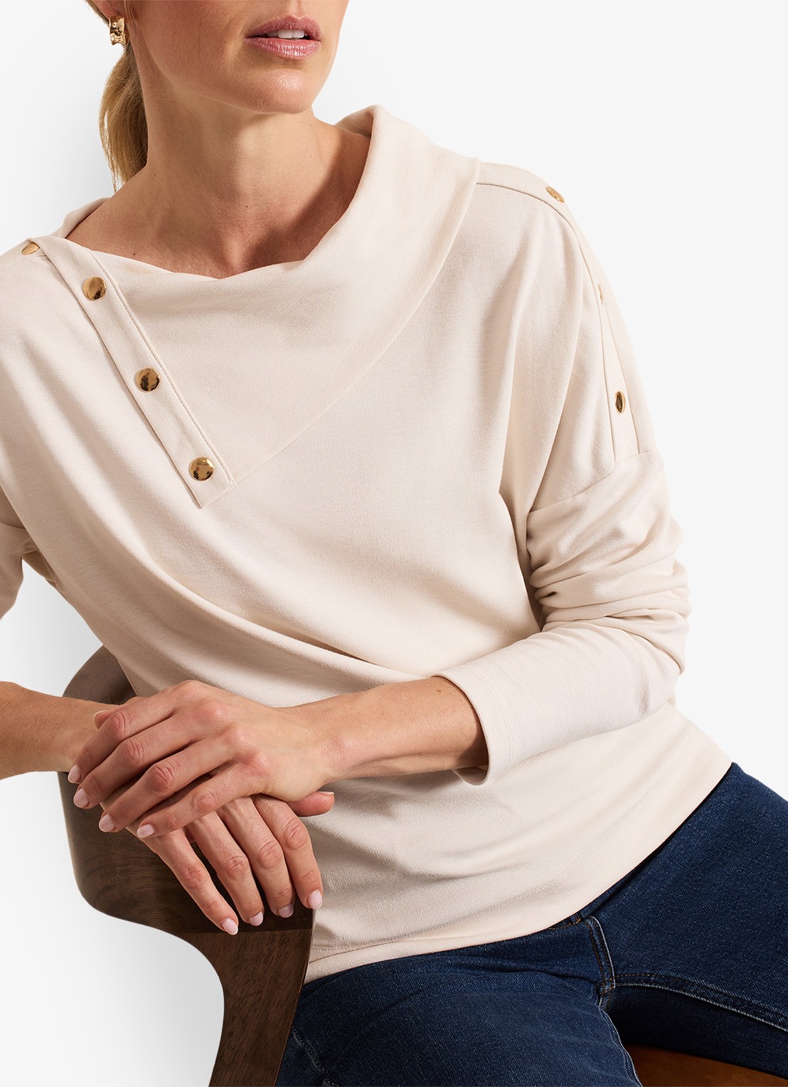 Phase Eight Brienna sweater met sierknopen - detail 5 lichtroze