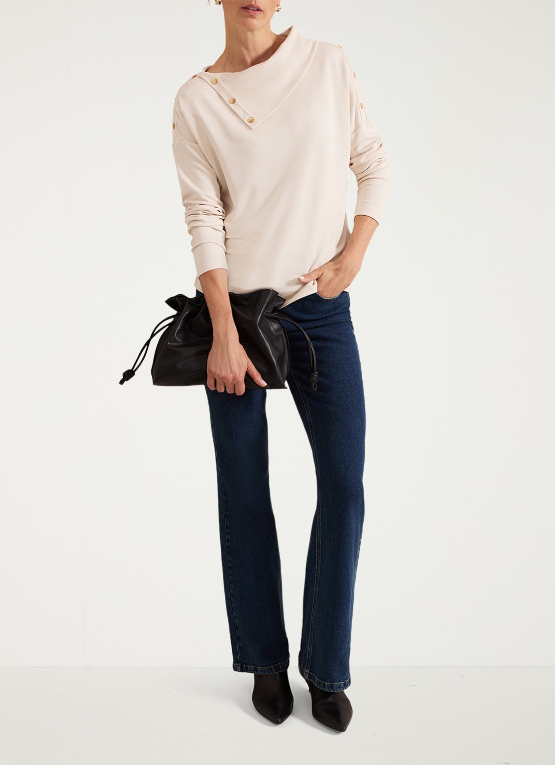 Phase Eight Brienna sweater met sierknopen - voorkant 8 lichtroze