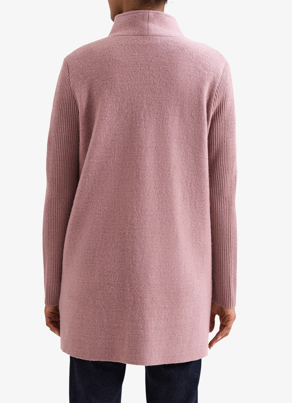 Phase Eight Byanca fijngebreid vest in wolblend - achterkant oudroze