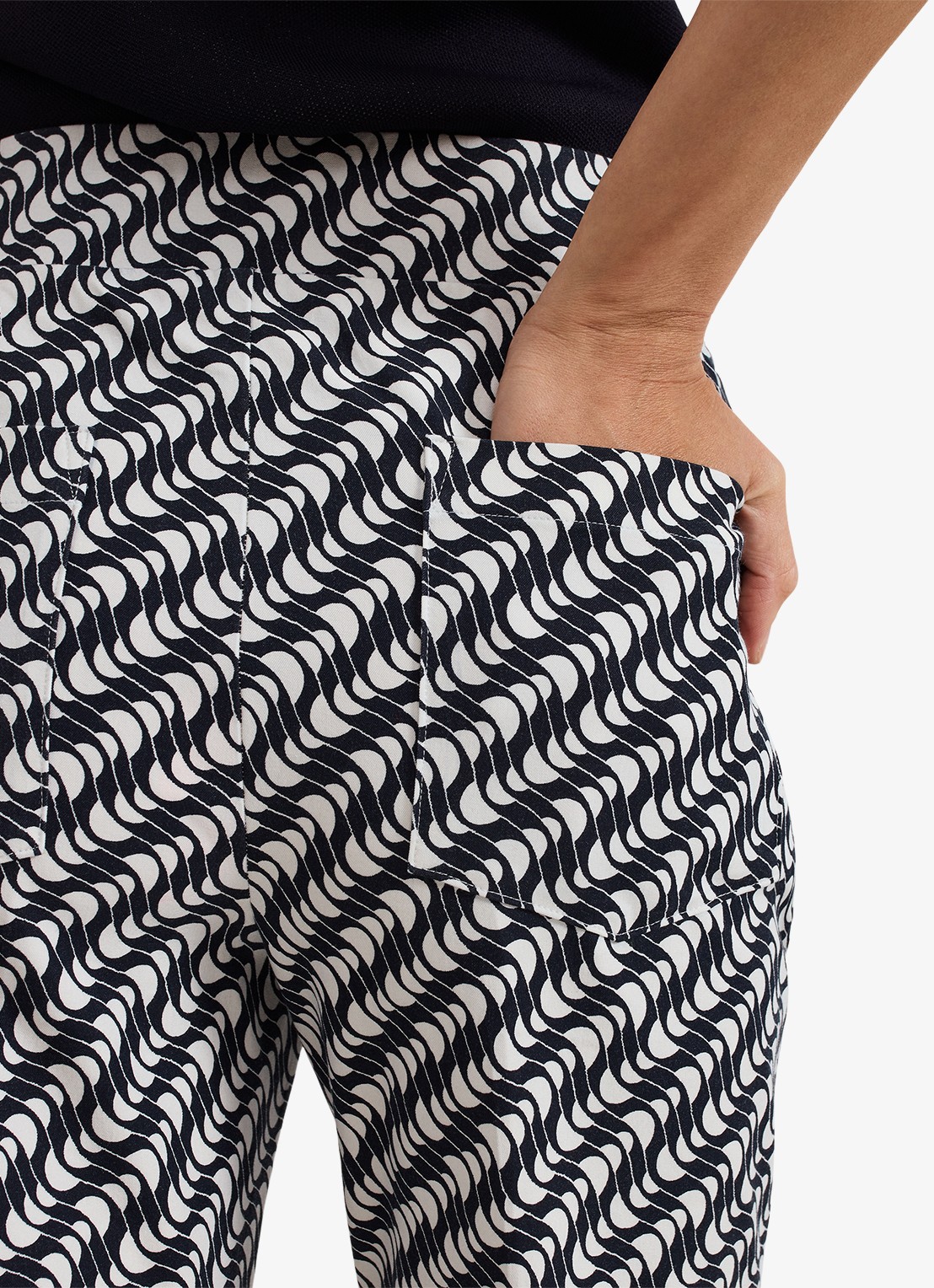 Phase Eight Carmella high waist slim fit cropped pantalon met grafische print - detail 6 donkerblauw