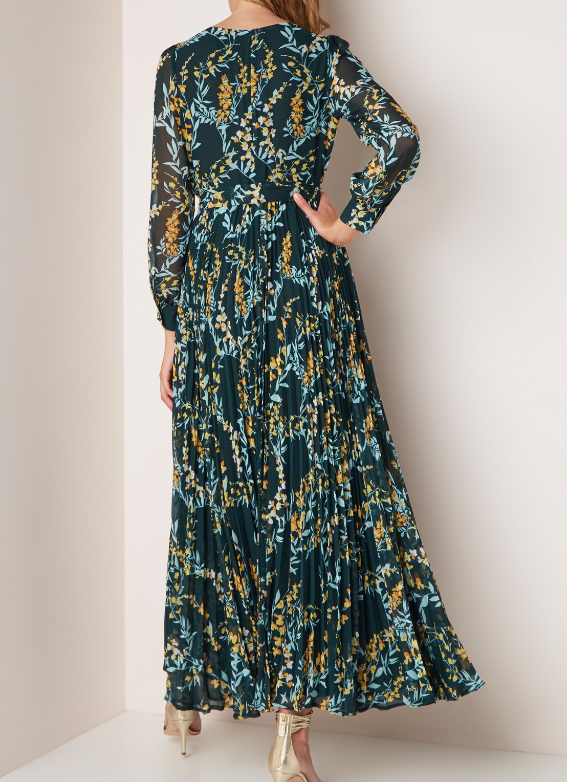Phase Eight Carmen maxi jurk met plissé en strikceintuur - achterkant 3 flessengroen