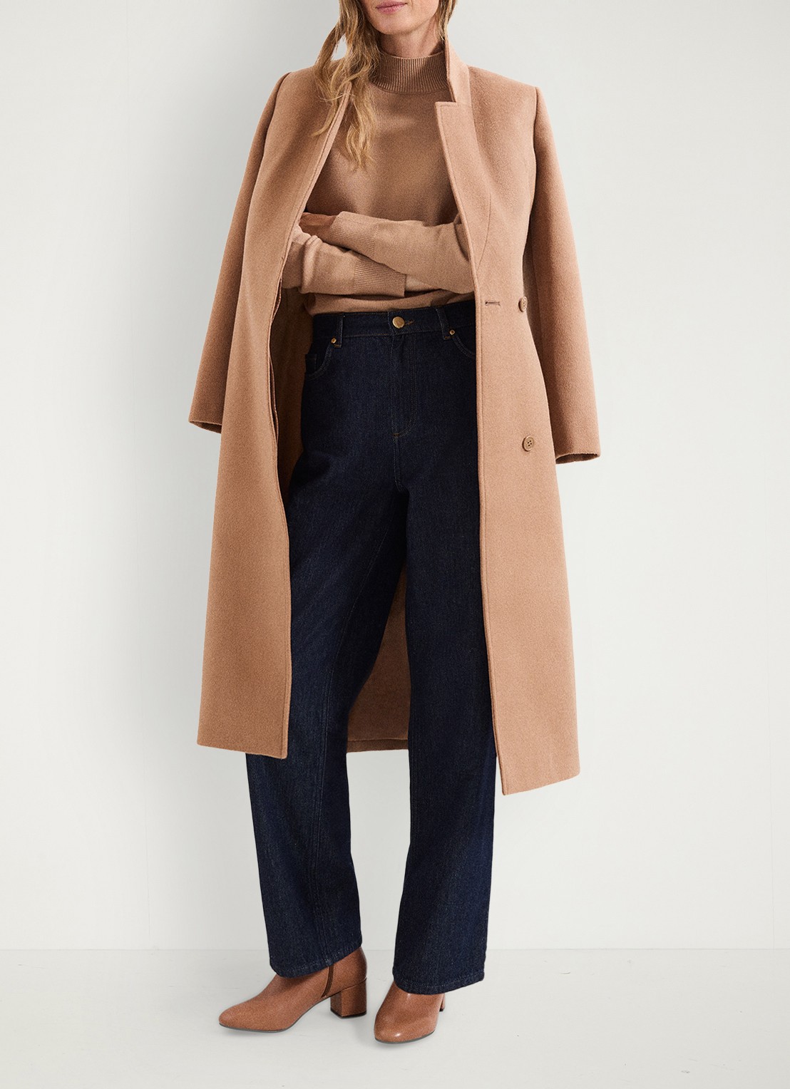 Phase Eight Charlotte mantel in wolblend met strikceintuur - voorkant 8 camel