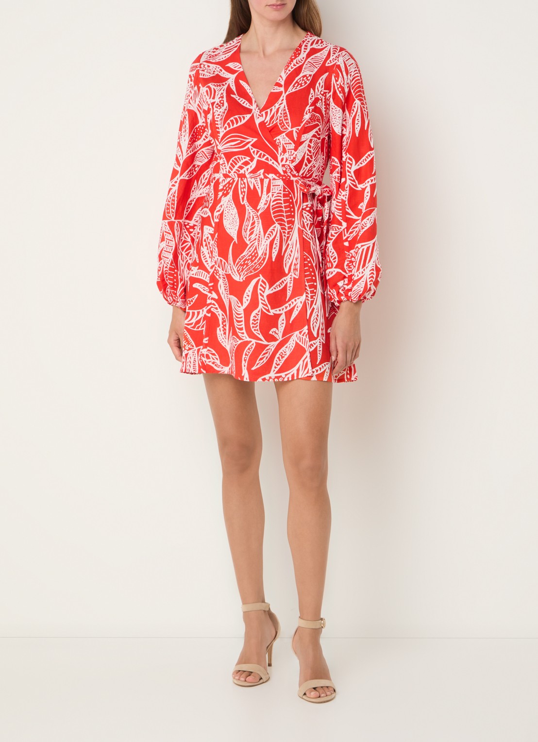 Phase Eight Charlotte mini wikkeljurk met bladprint - voorkant 3 rood