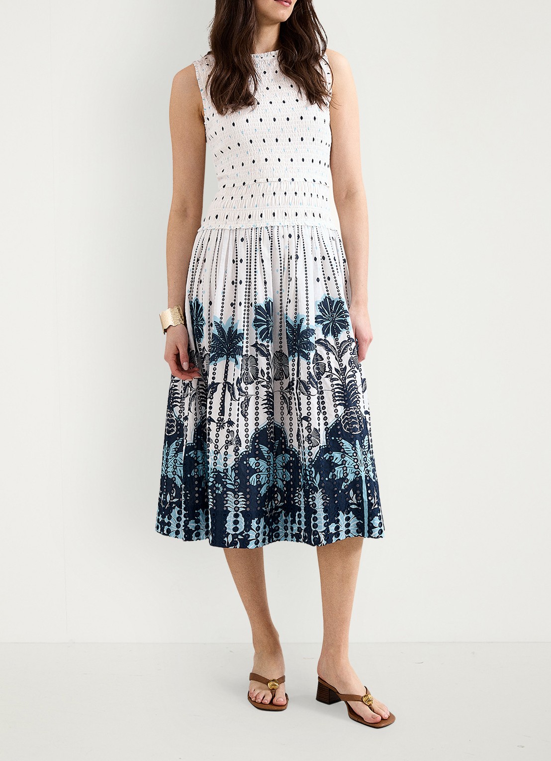 Phase Eight Chiara midi jurk met print en smockwerk - voorkant 3 wit