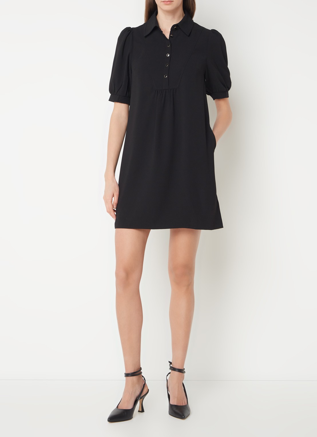 Phase Eight Claudia mini blousejurk met steekzakken en pofmouw - voorkant 3 zwart