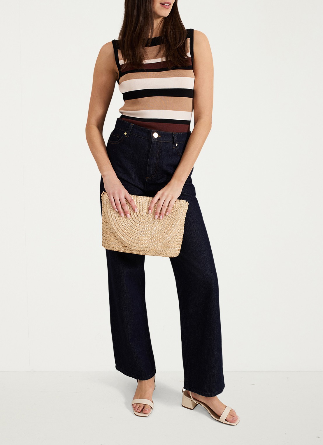 Phase Eight Clutch van raffia - detail 5 camel