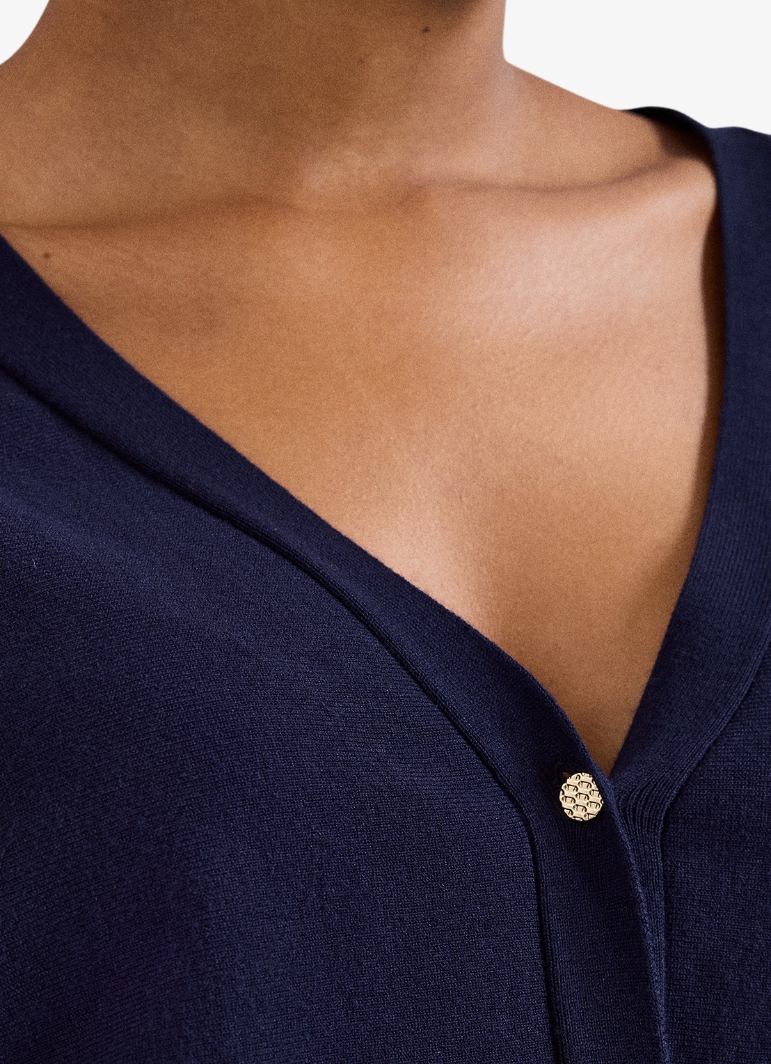 Phase Eight Cristine fijngebreid vest met vleermuismouw - detail 7 donkerblauw