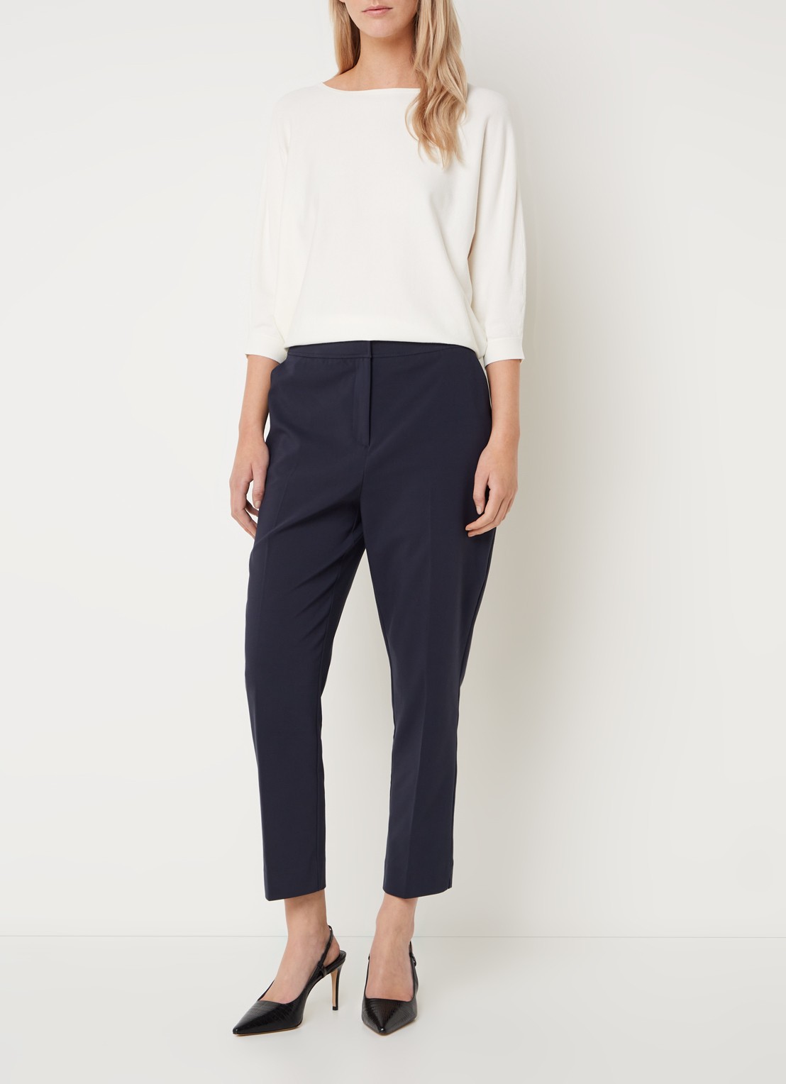 Phase Eight Cristine fijngebreide trui met boothals - voorkant 3 creme