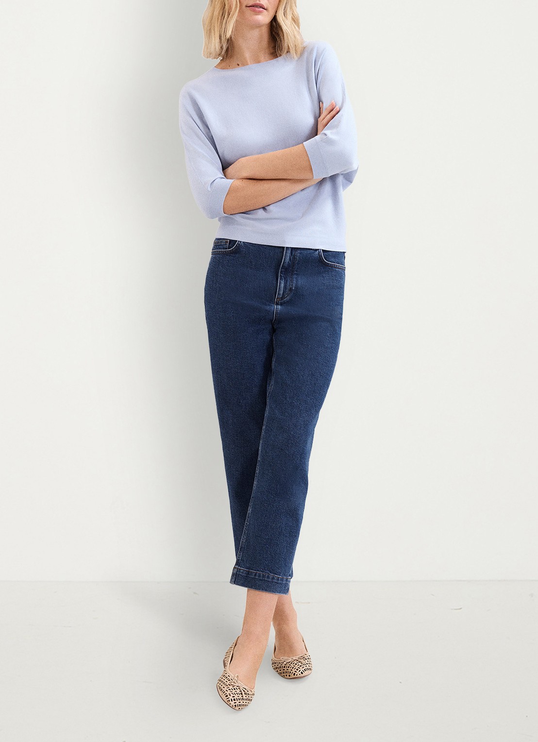 Phase Eight Cristine fijngebreide trui met ronde hals - voorkant 6 blauw