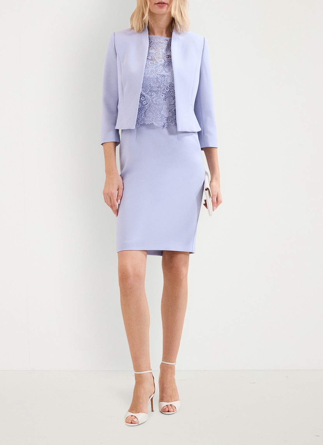 Phase Eight Daisy cropped blazer  - voorkant 2 lichtblauw