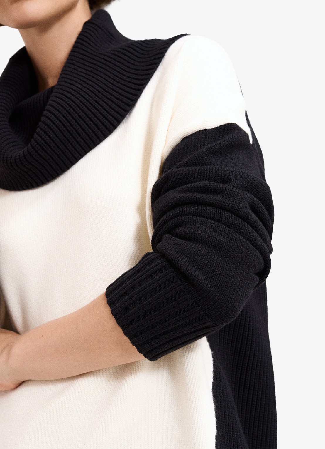 Phase Eight Dara ribgebreide trui met col - detail 4 zwart