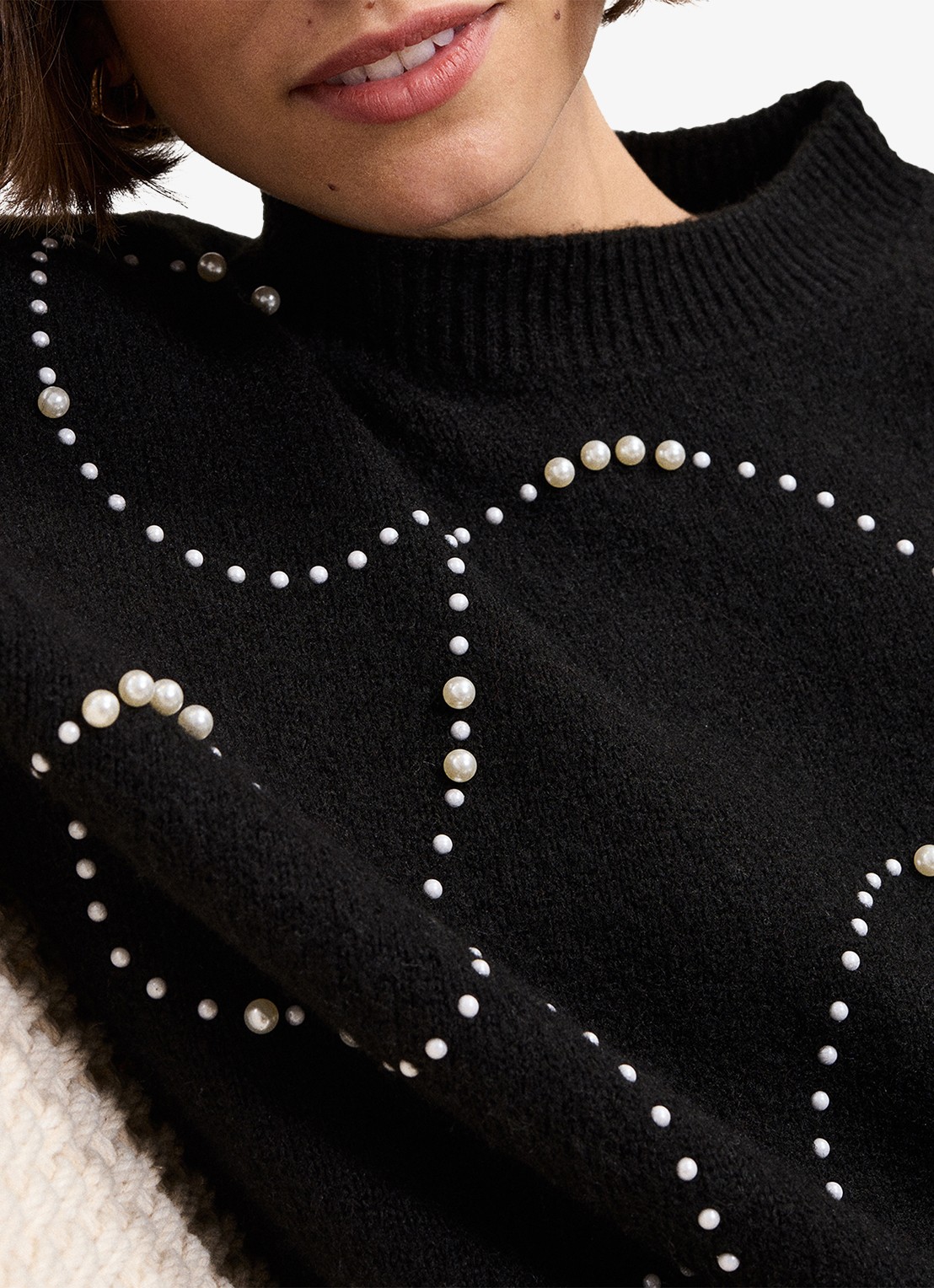 Phase Eight Dasha fijngebreide trui met imitatieparels - detail 4 zwart