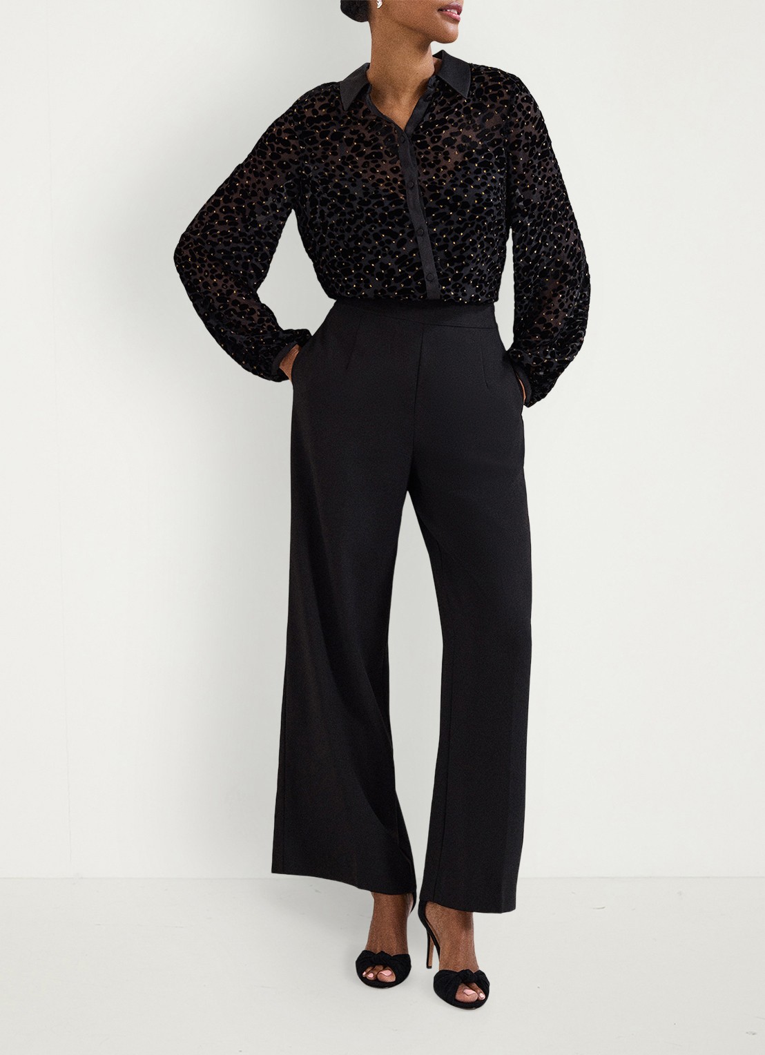 Phase Eight Della semi-transparante blouse met flockprint - voorkant 8 zwart