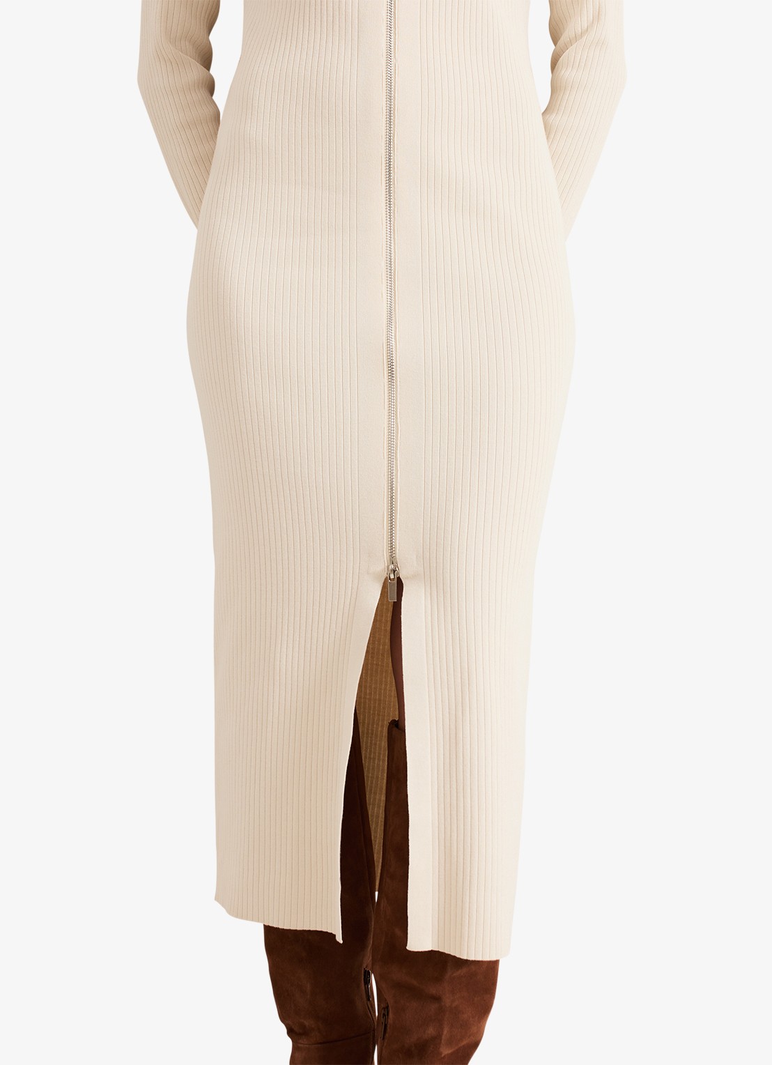 Phase Eight Ella fijngebreide midi jurk met split - detail 7 beige