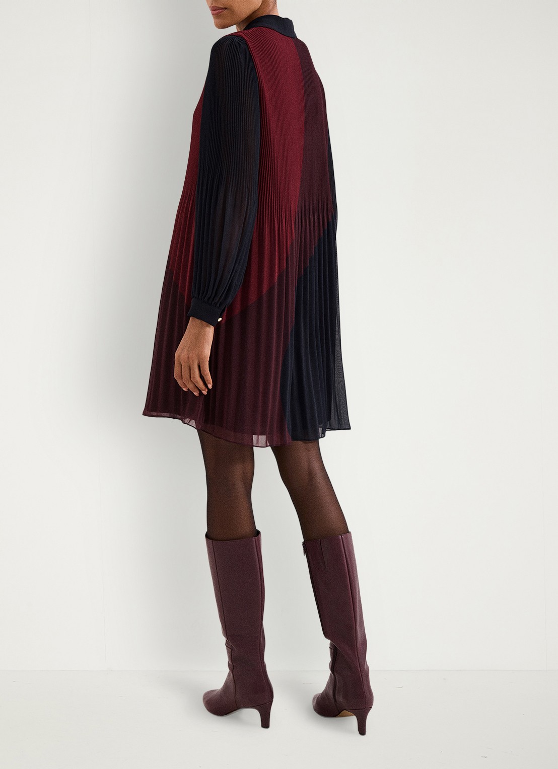 Phase Eight Ella mini jurk met colour blocking - achterkant 8 rood