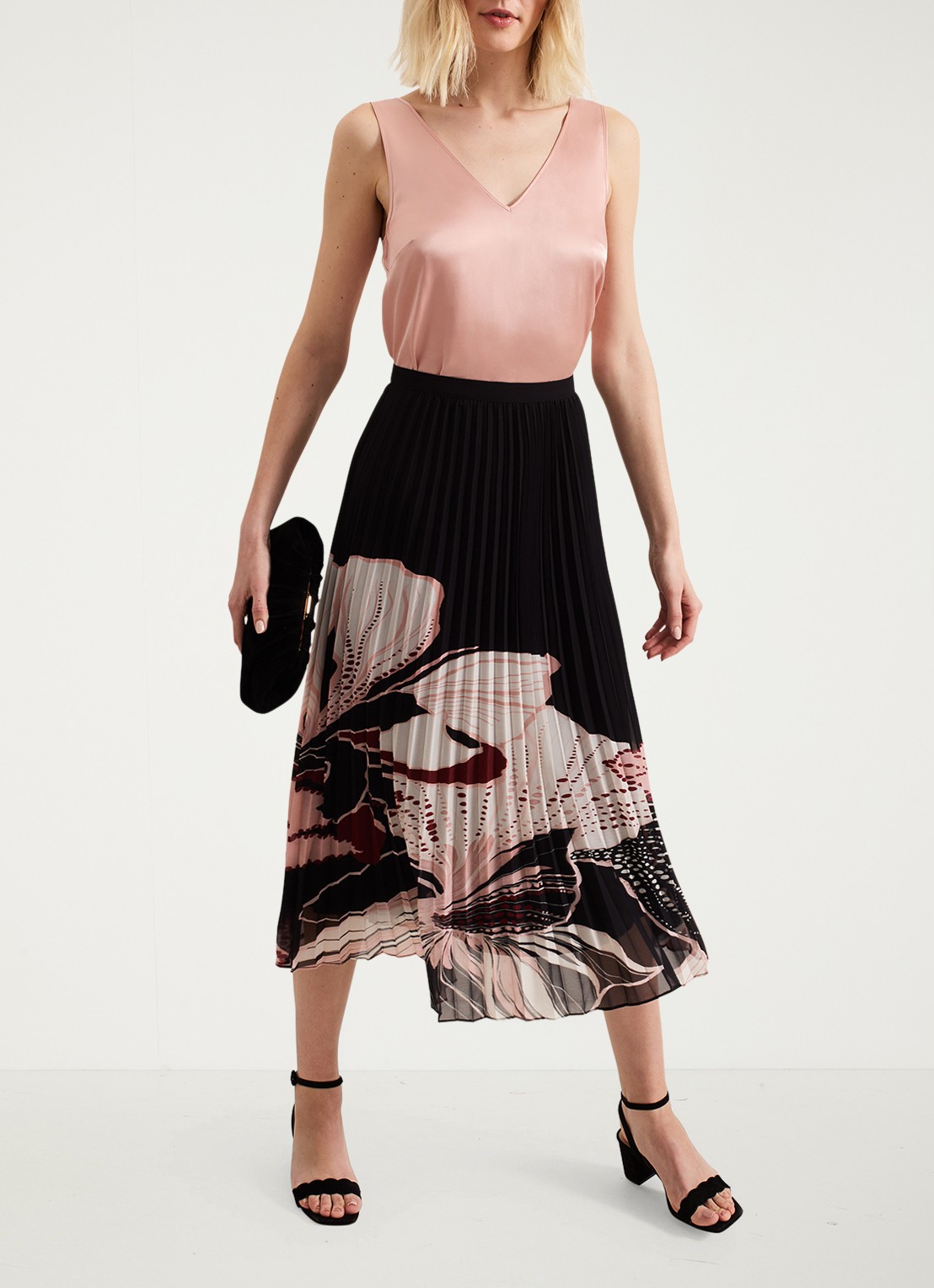 Phase Eight Elmina midi rok met bladprint en plissé  - voorkant 2 zwart