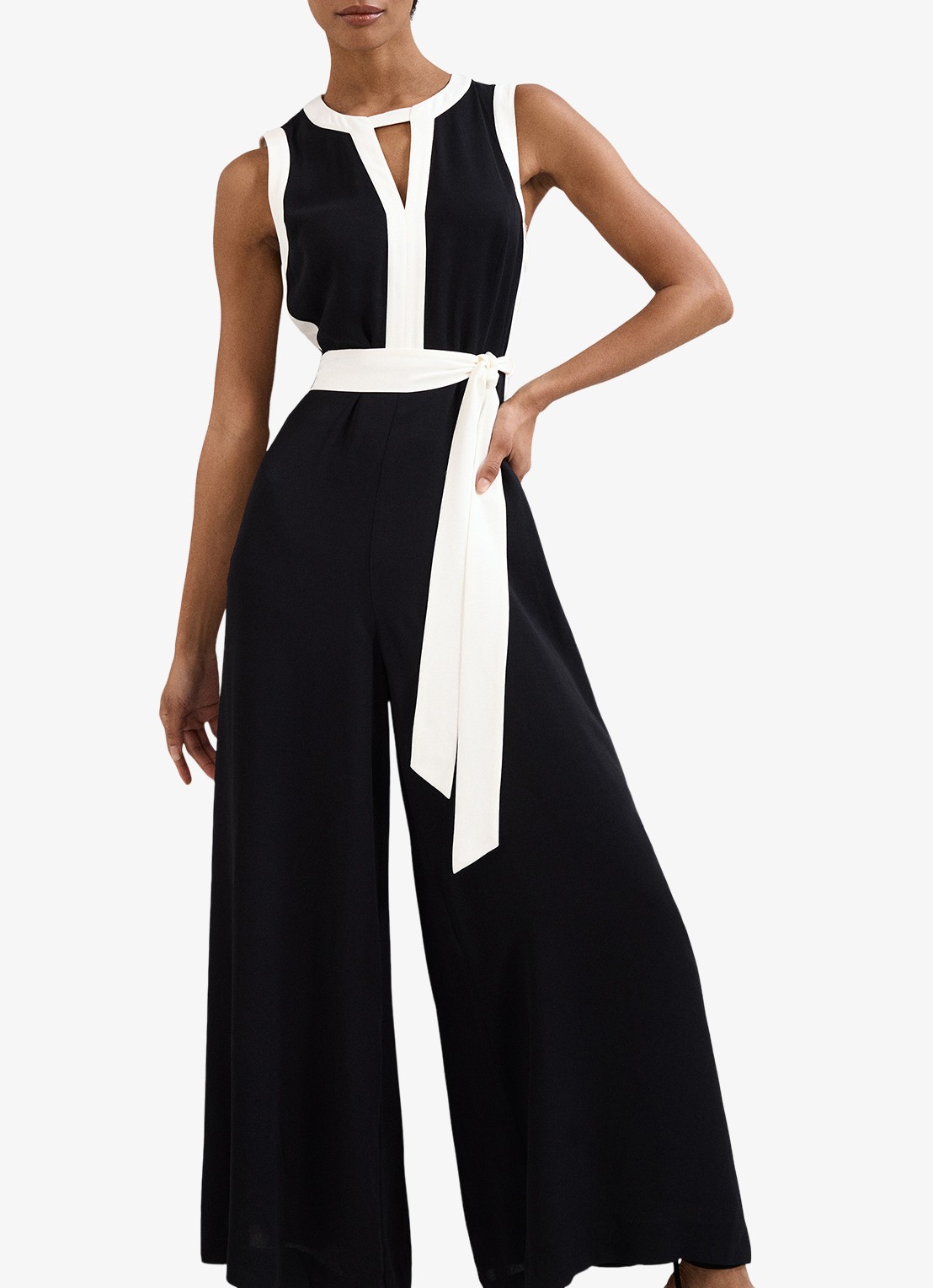 Phase Eight Elowen wide fit jumpsuit net strikceintuur - detail 3 zwart