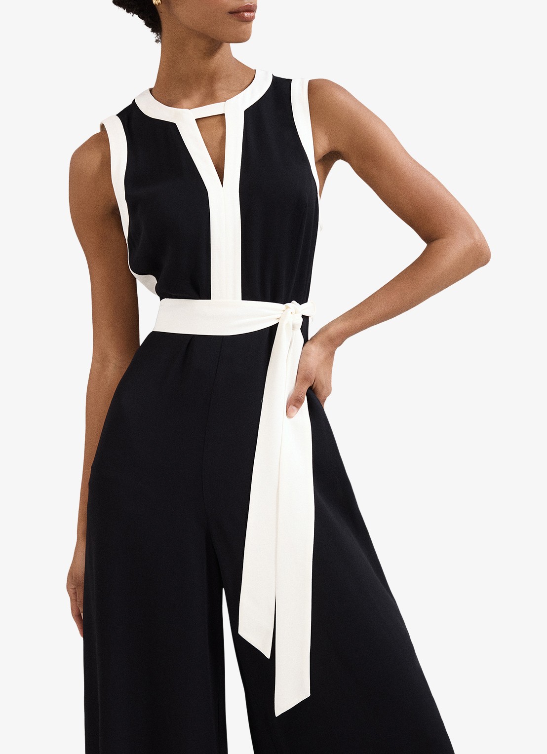 Phase Eight Elowen wide fit jumpsuit net strikceintuur - detail 4 zwart