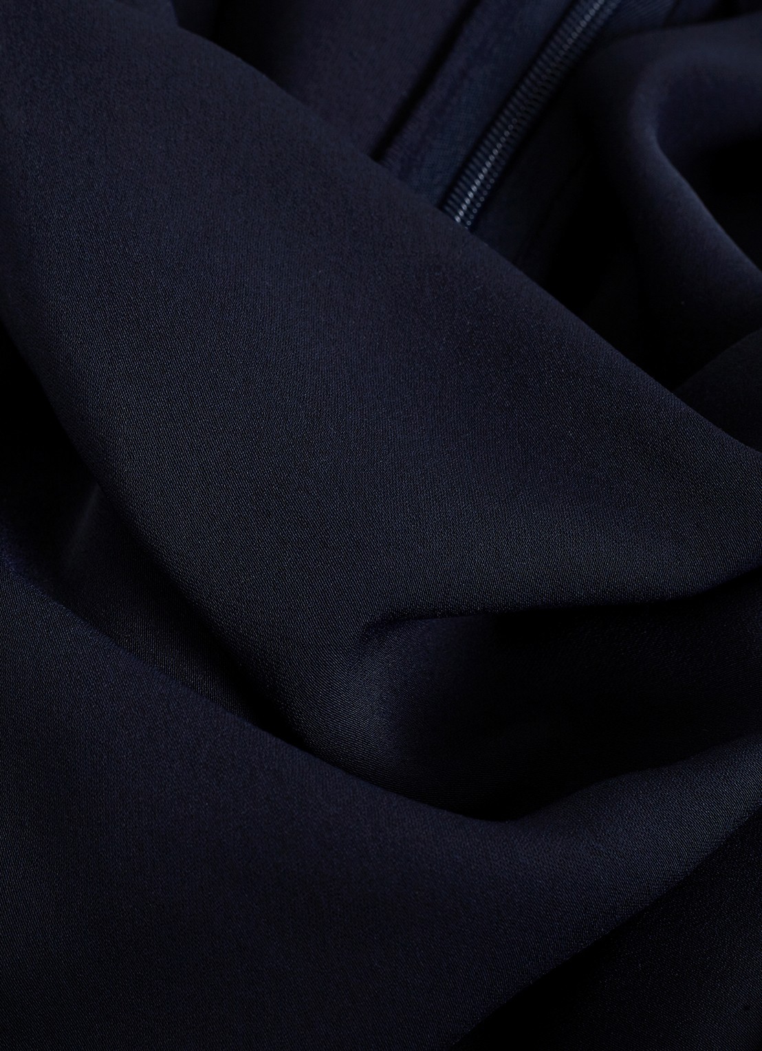Phase Eight Emry wide fit jumpsuit met strikceintuur - detail 5 donkerblauw