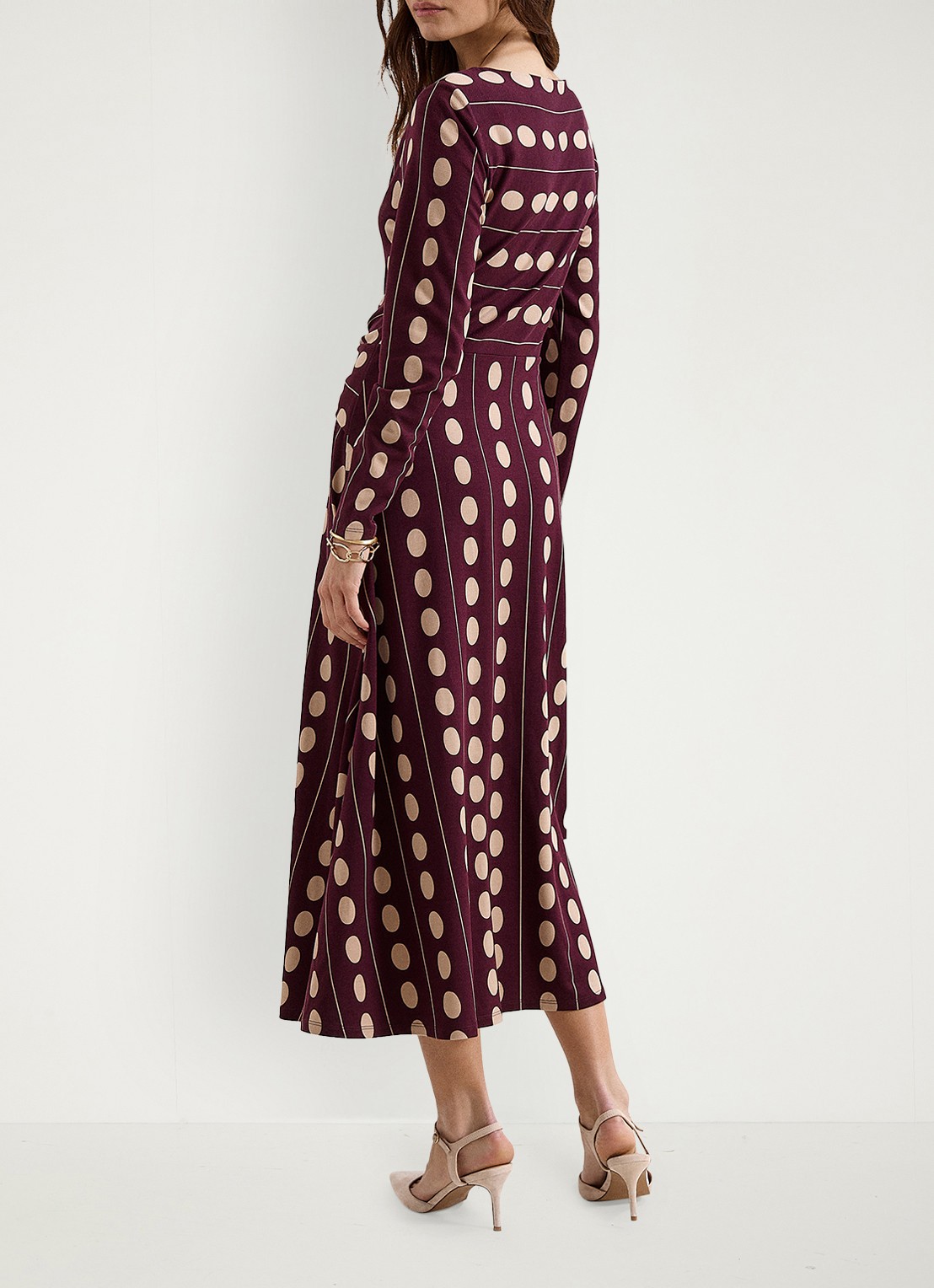 Phase Eight Eugenie maxi jurk met stippenprint - achterkant 6 bordeauxrood