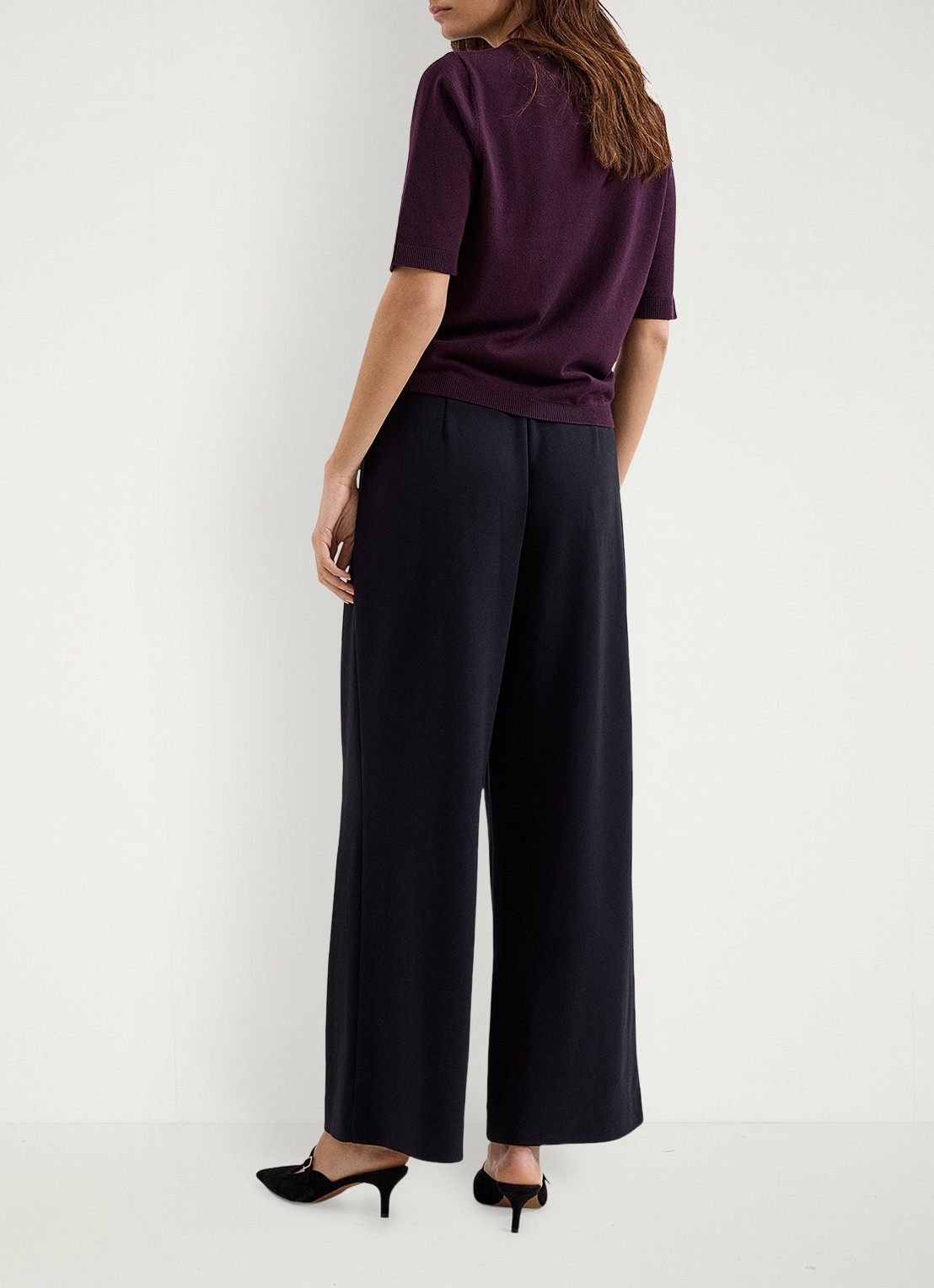 Phase Eight Florence high waist pantalon met plooien - achterkant 3 zwart