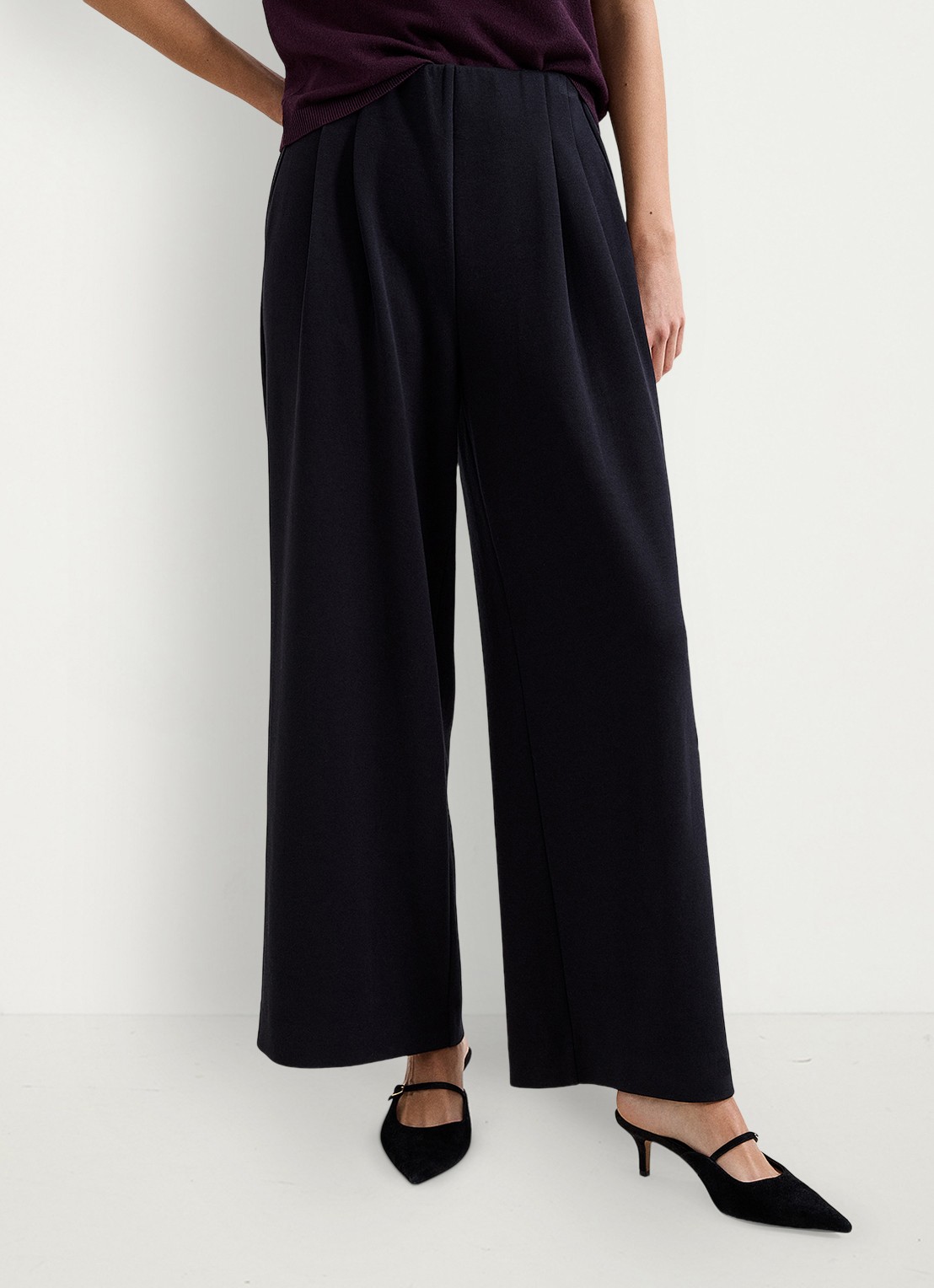 Phase Eight Florence high waist pantalon met plooien - detail 4 zwart