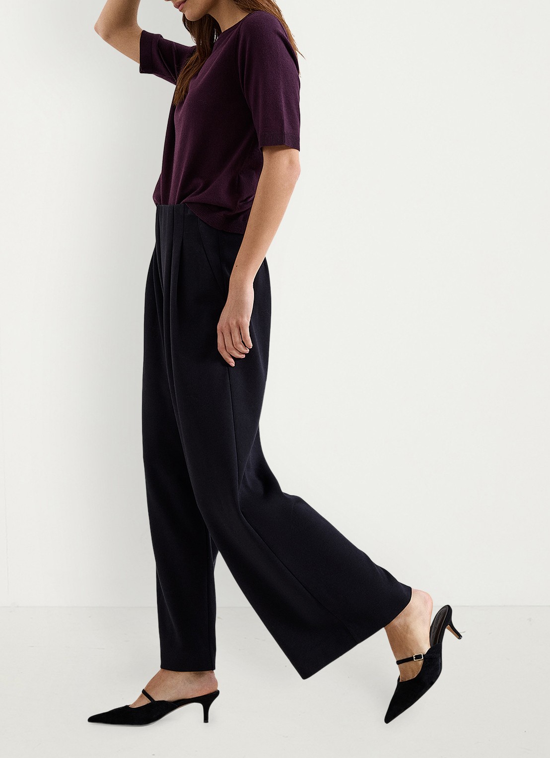 Phase Eight Florence high waist pantalon met plooien - detail 6 zwart