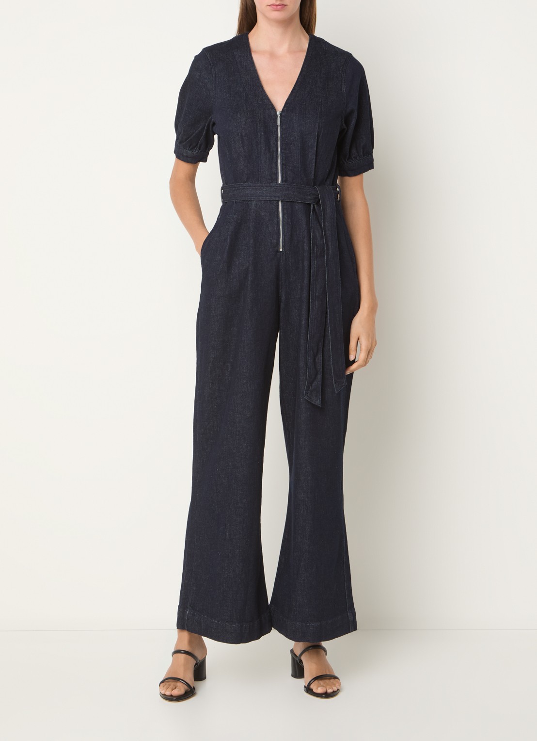 Phase Eight Florisa flared jumpsuit van denim met strikceintuur - detail 2 indigo