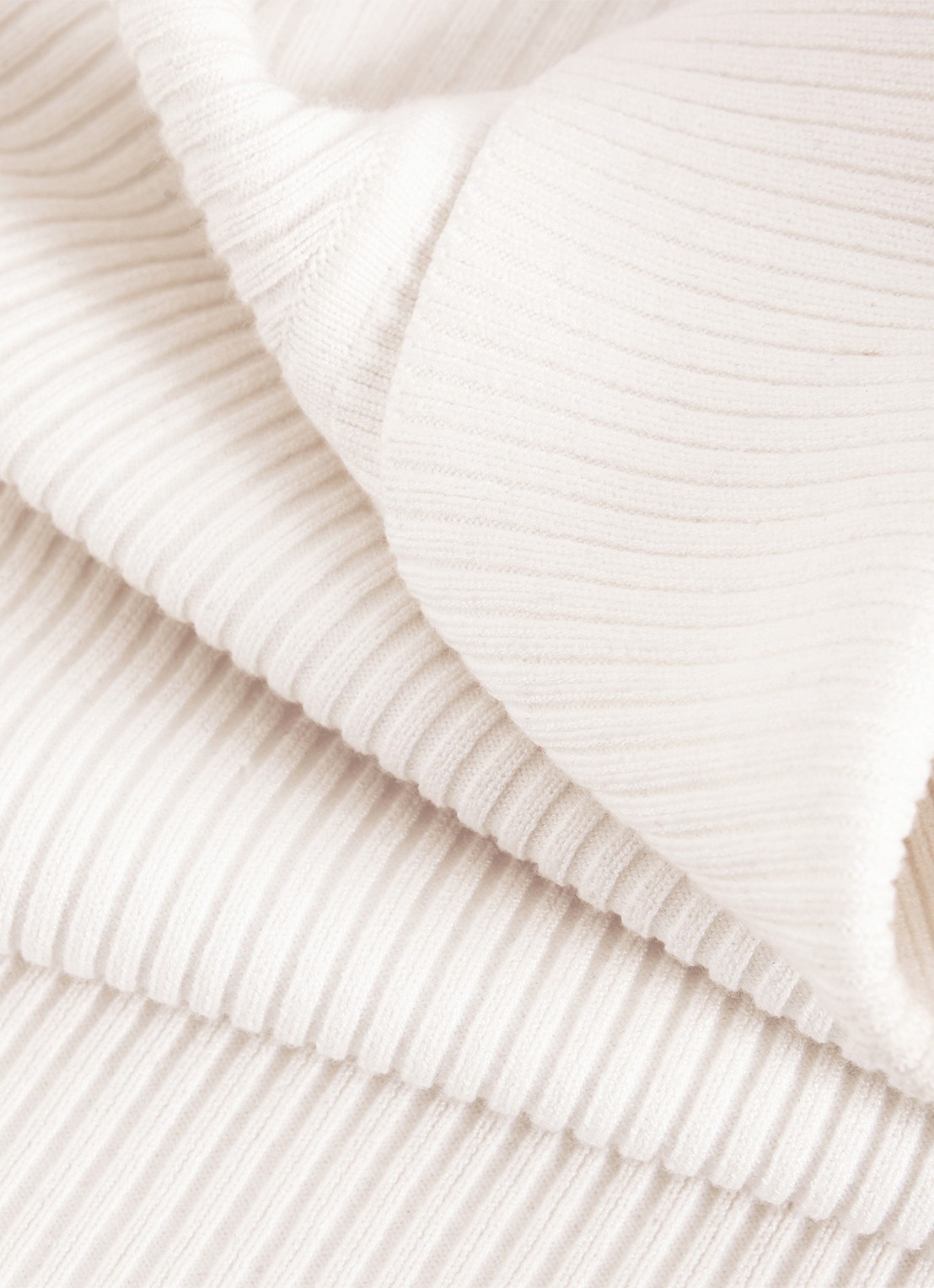 Phase Eight Fran ribgebreide trui met col en trompetmouw - detail 3 ivoor
