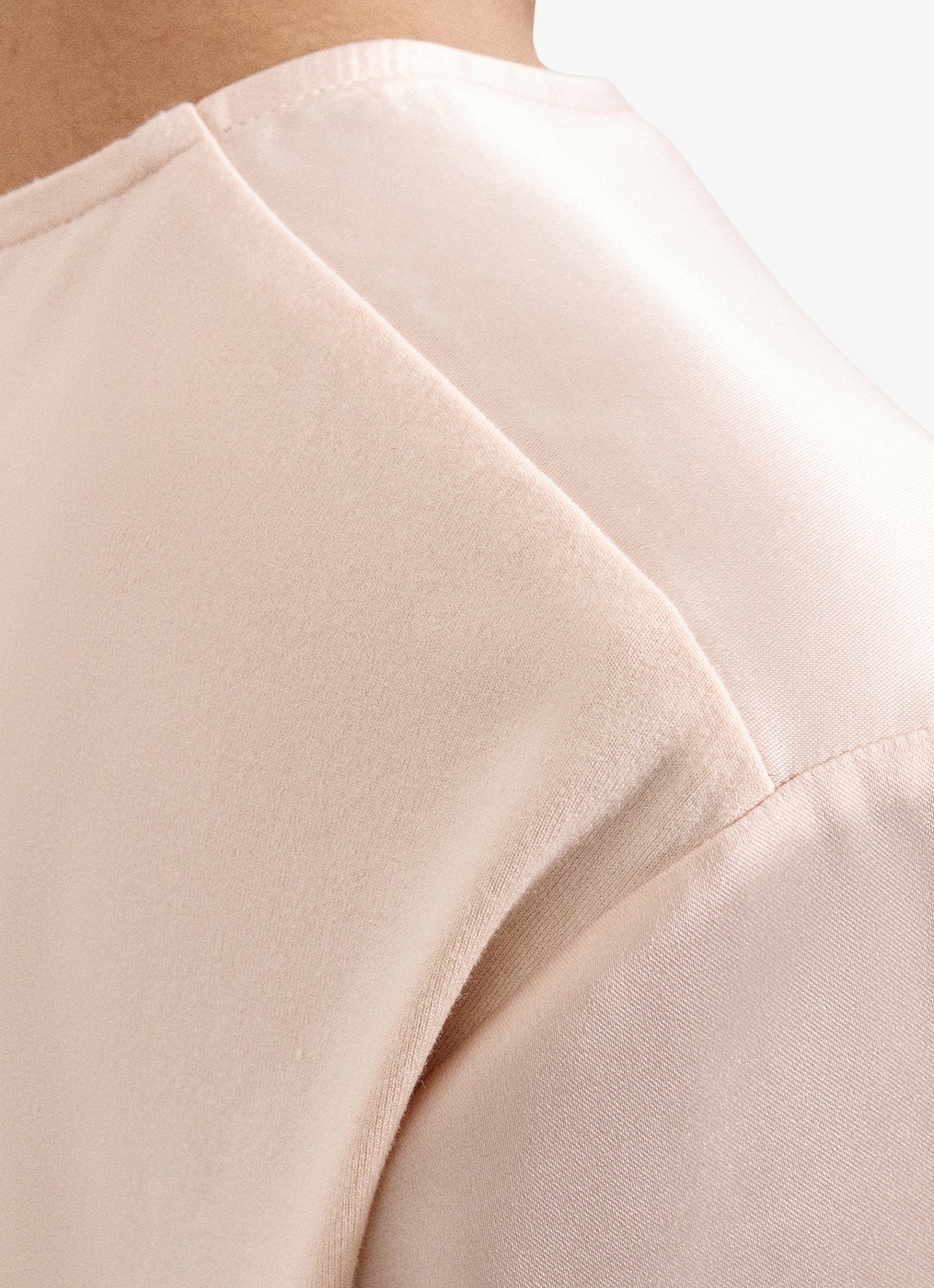 Phase Eight Francesca top van satijn met ronde hals - detail 3 oudroze