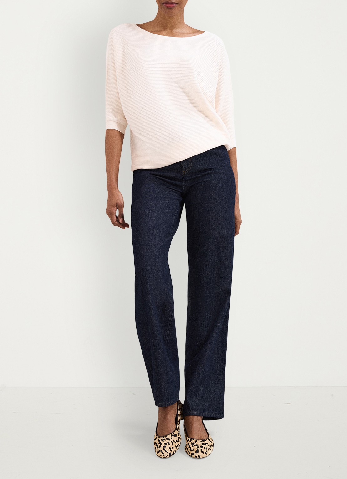 Phase Eight Giana ribgebreide trui met vleermuismouwen - detail 2 beige