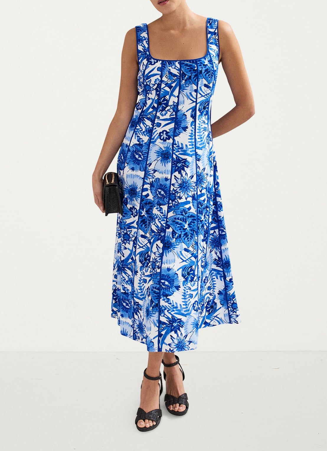 Phase Eight Goldie mouwloze midi jurk met bloemenprint - voorkant 2 blauw