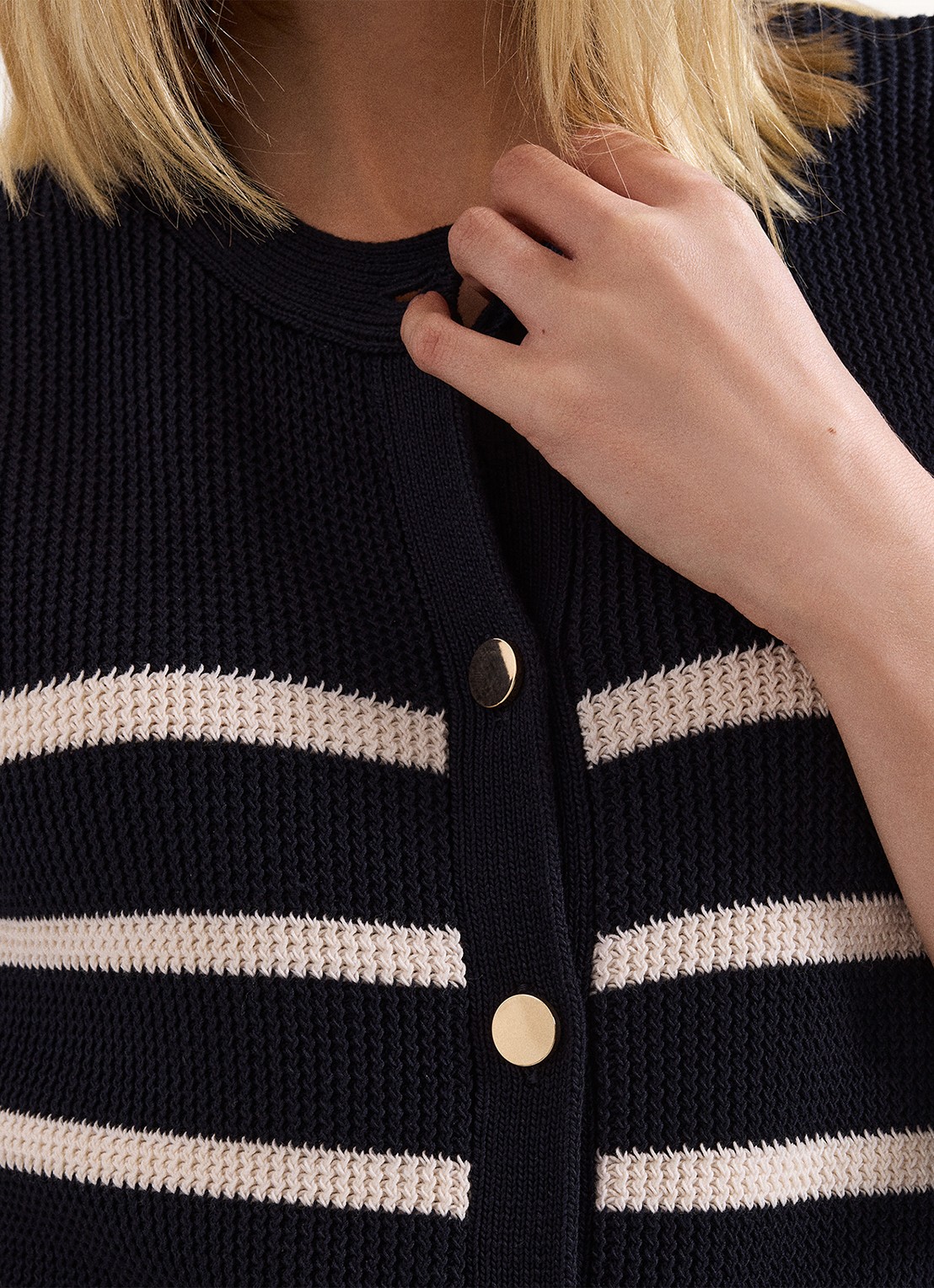 Phase Eight Grofgebreid vest met streepprint  - detail 6 donkerblauw