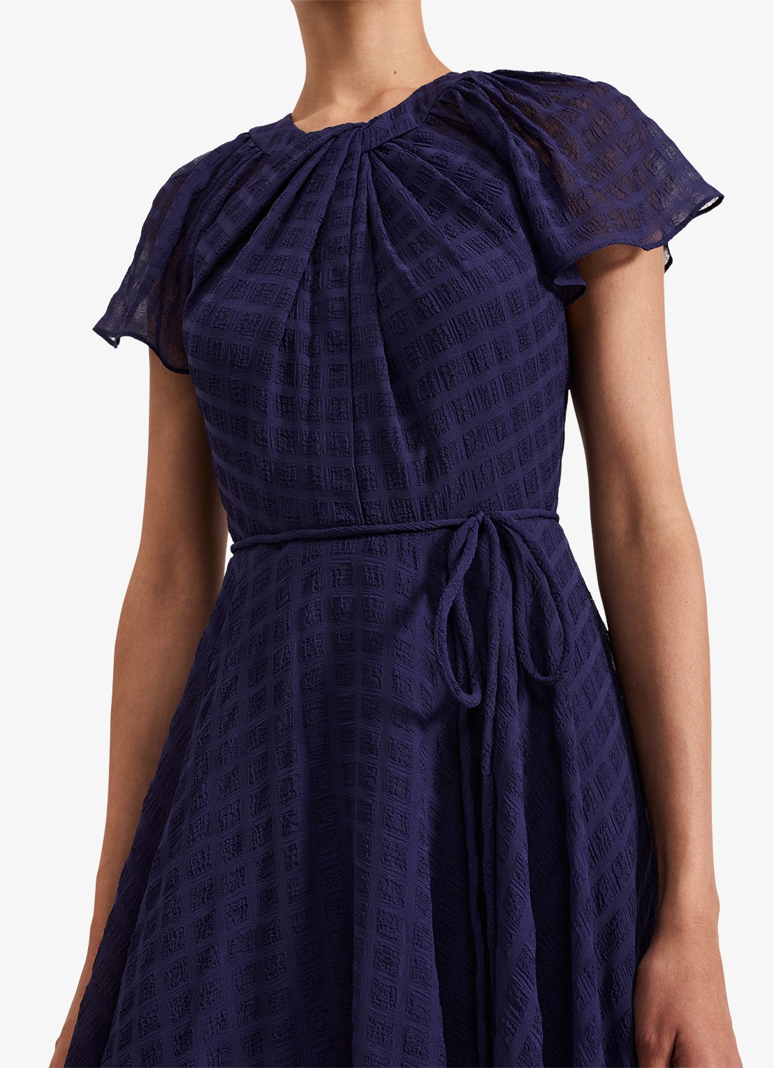 Phase Eight Gwen midi jurk met structuur en strikceintuur - detail 6 donkerblauw