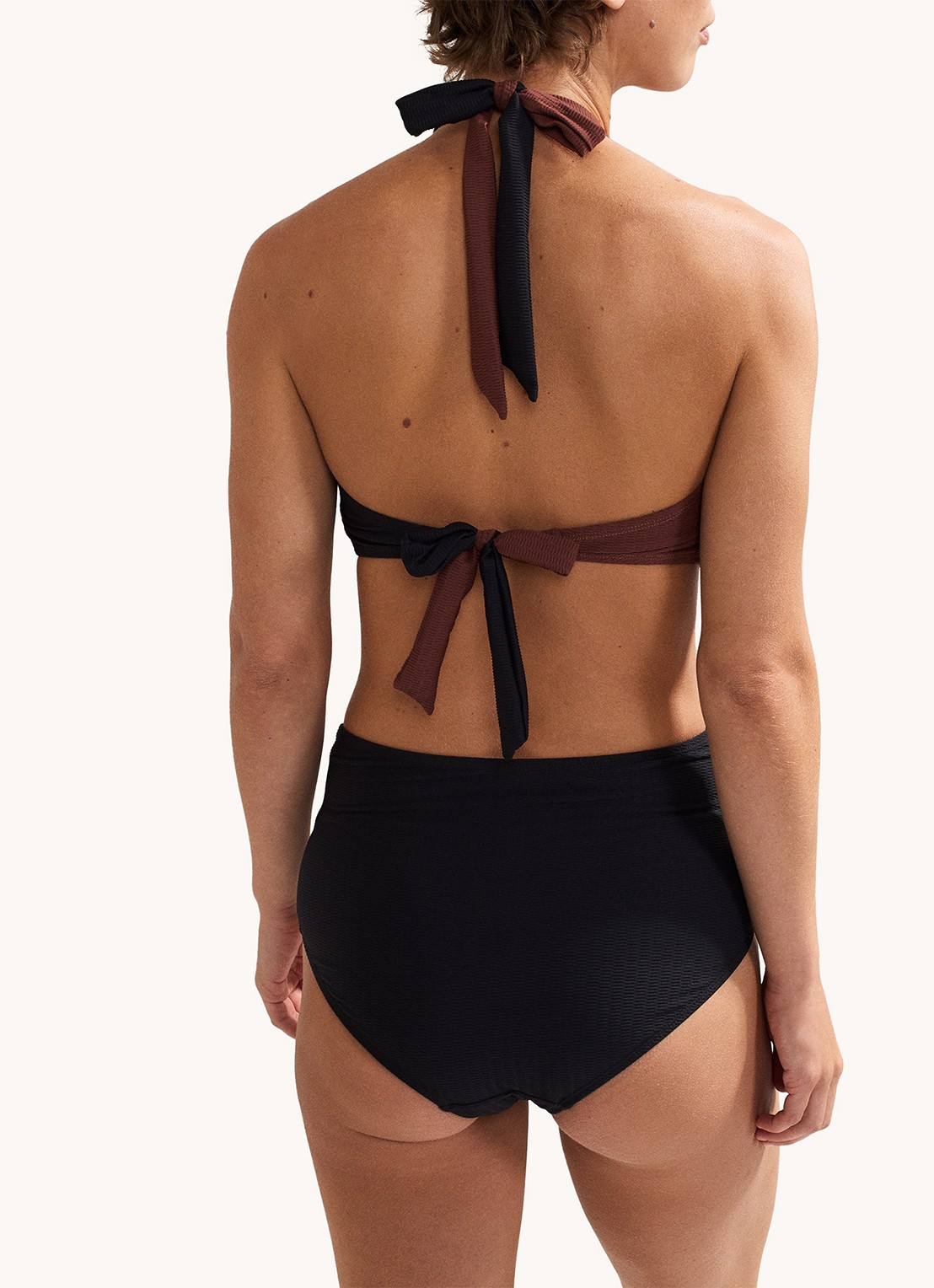 Phase Eight Halter bikinitop met structuur - achterkant zwart