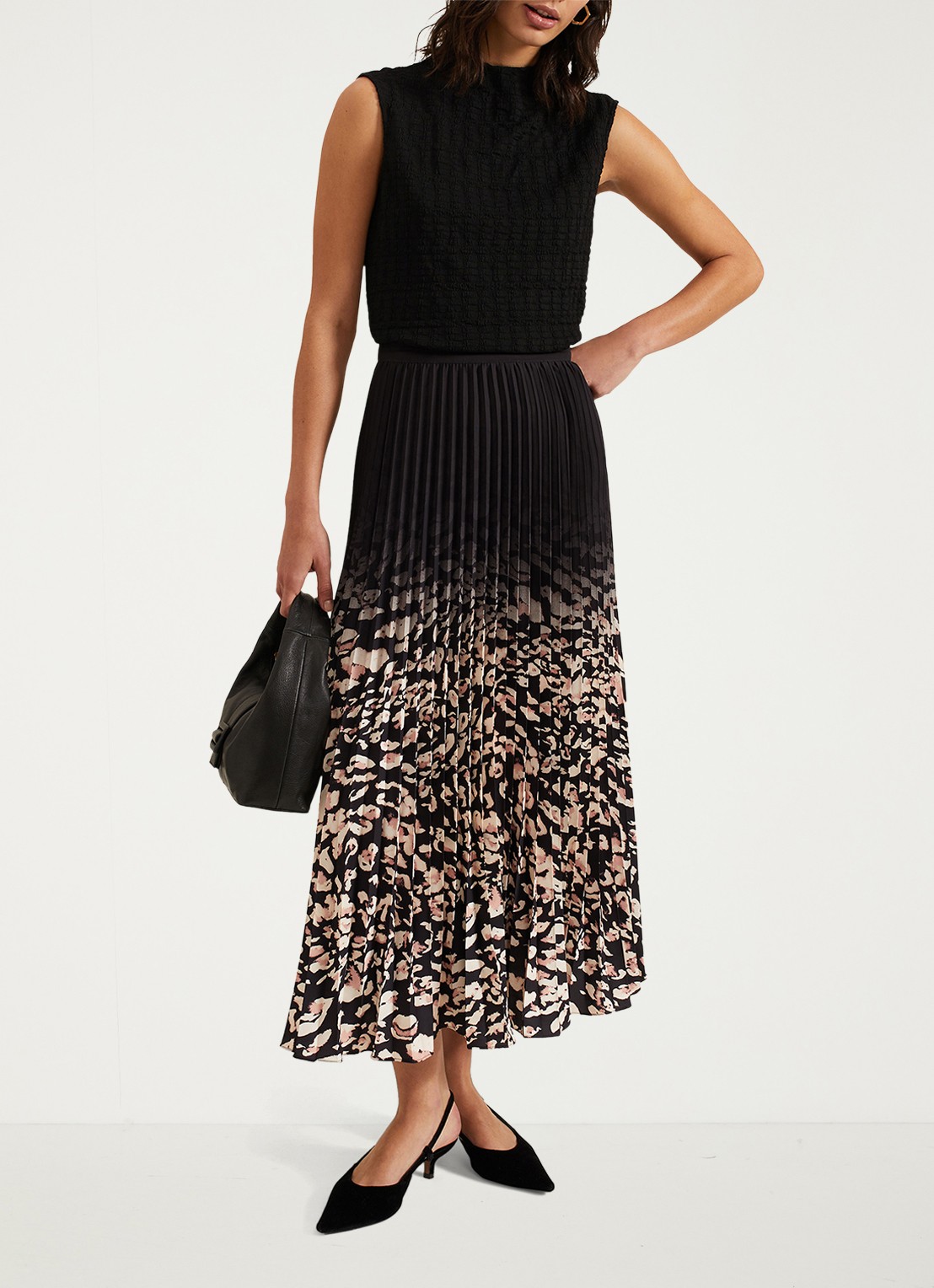 Phase Eight Haylee top met structuur - voorkant 3 zwart
