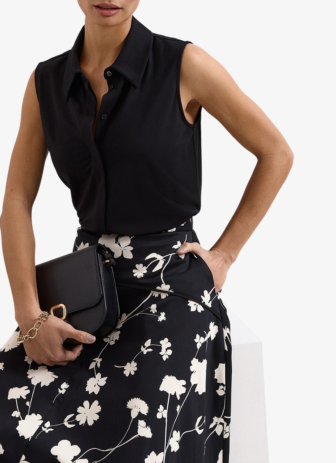 Phase Eight Helena blouse met kraag - detail 3 zwart