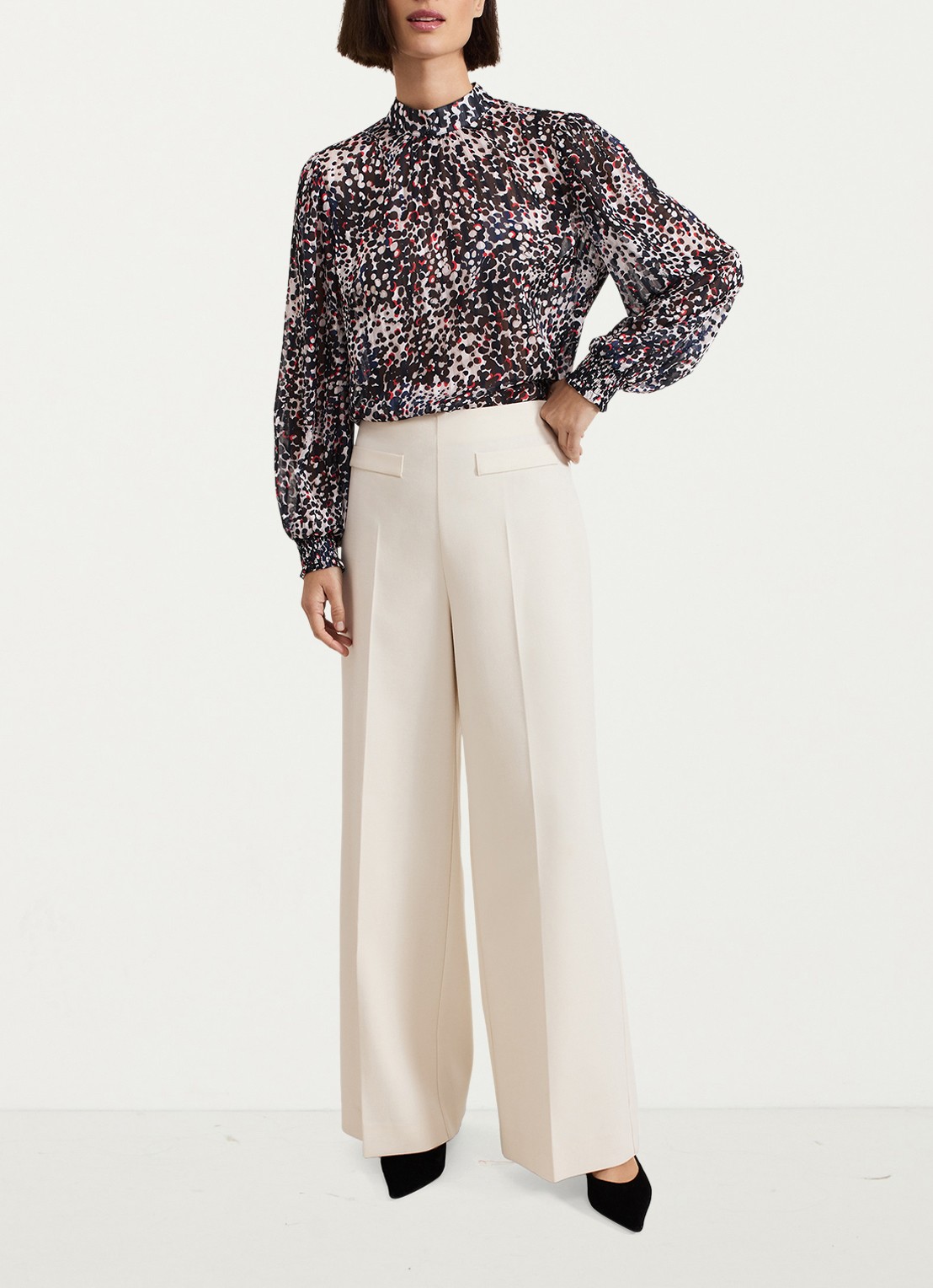 Phase Eight Ingrid top met stippenprint - voorkant 3 zwart