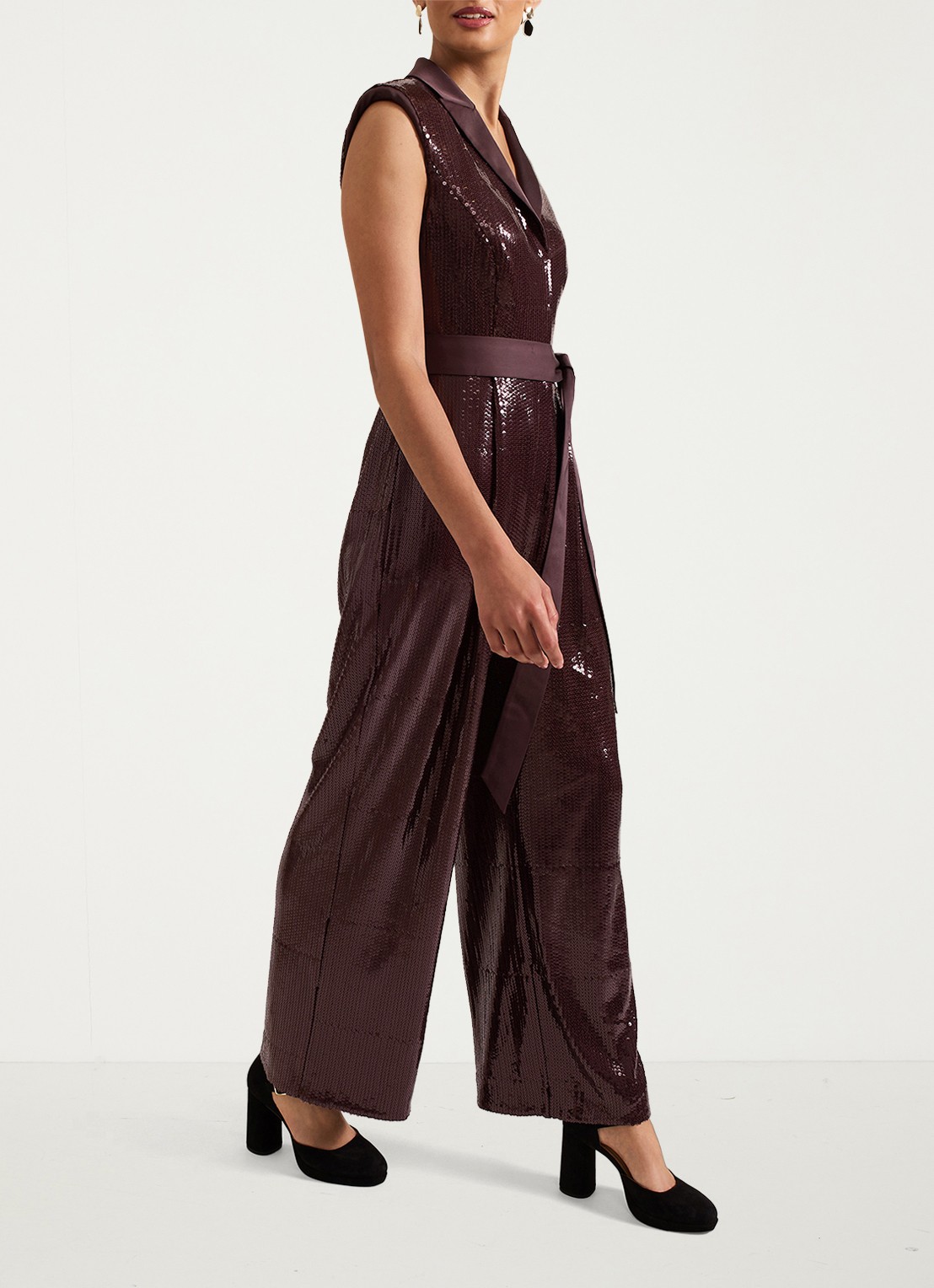 Phase Eight Ivey wide fit jumpsuit met pailletten en strikceintuur - detail 7 bordeauxrood