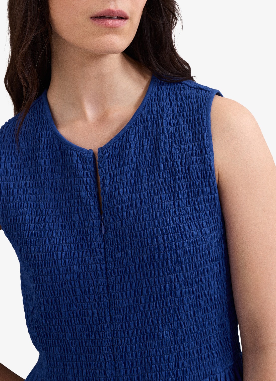 Phase Eight Jade midi jurk met smockwerk en broderie - detail 5 donkerblauw