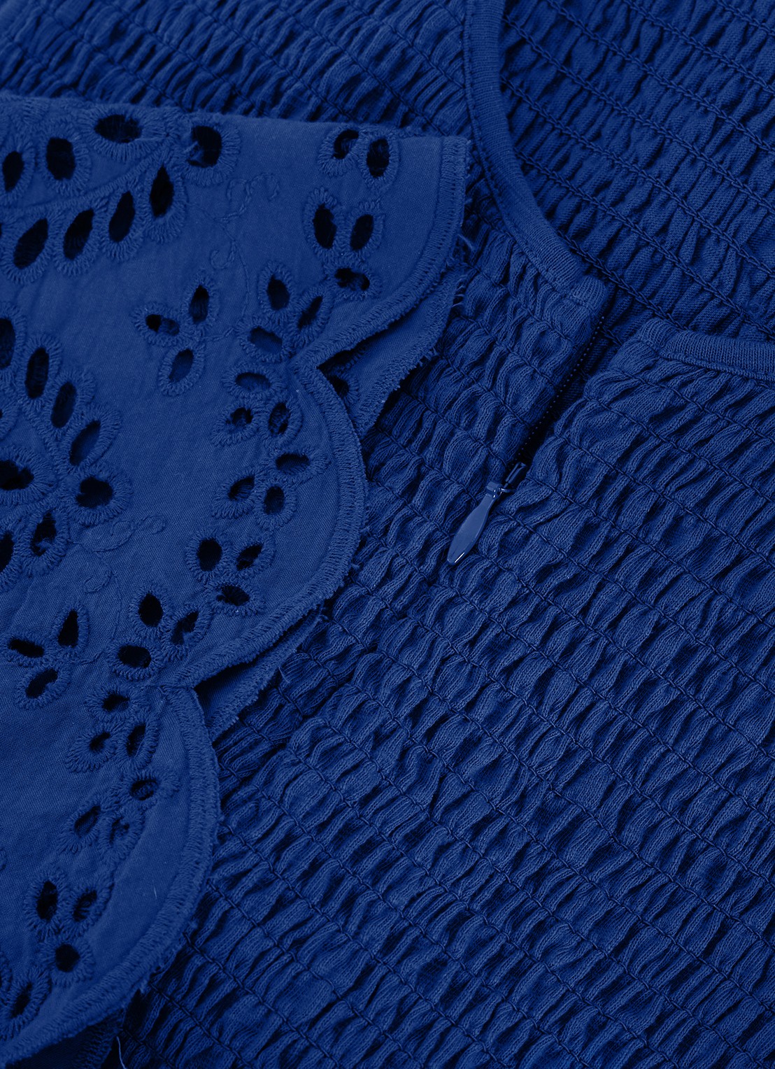 Phase Eight Jade midi jurk met smockwerk en broderie - detail 7 donkerblauw