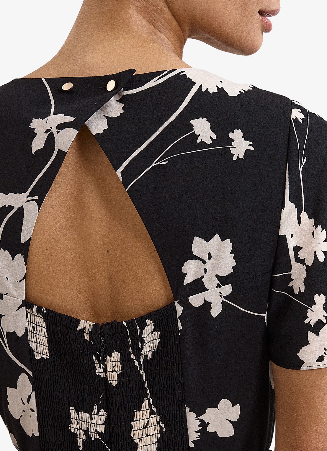 Phase Eight Jolie wide fit jumpsuit met bloemenprint en strikceintuur - detail 5 zwart