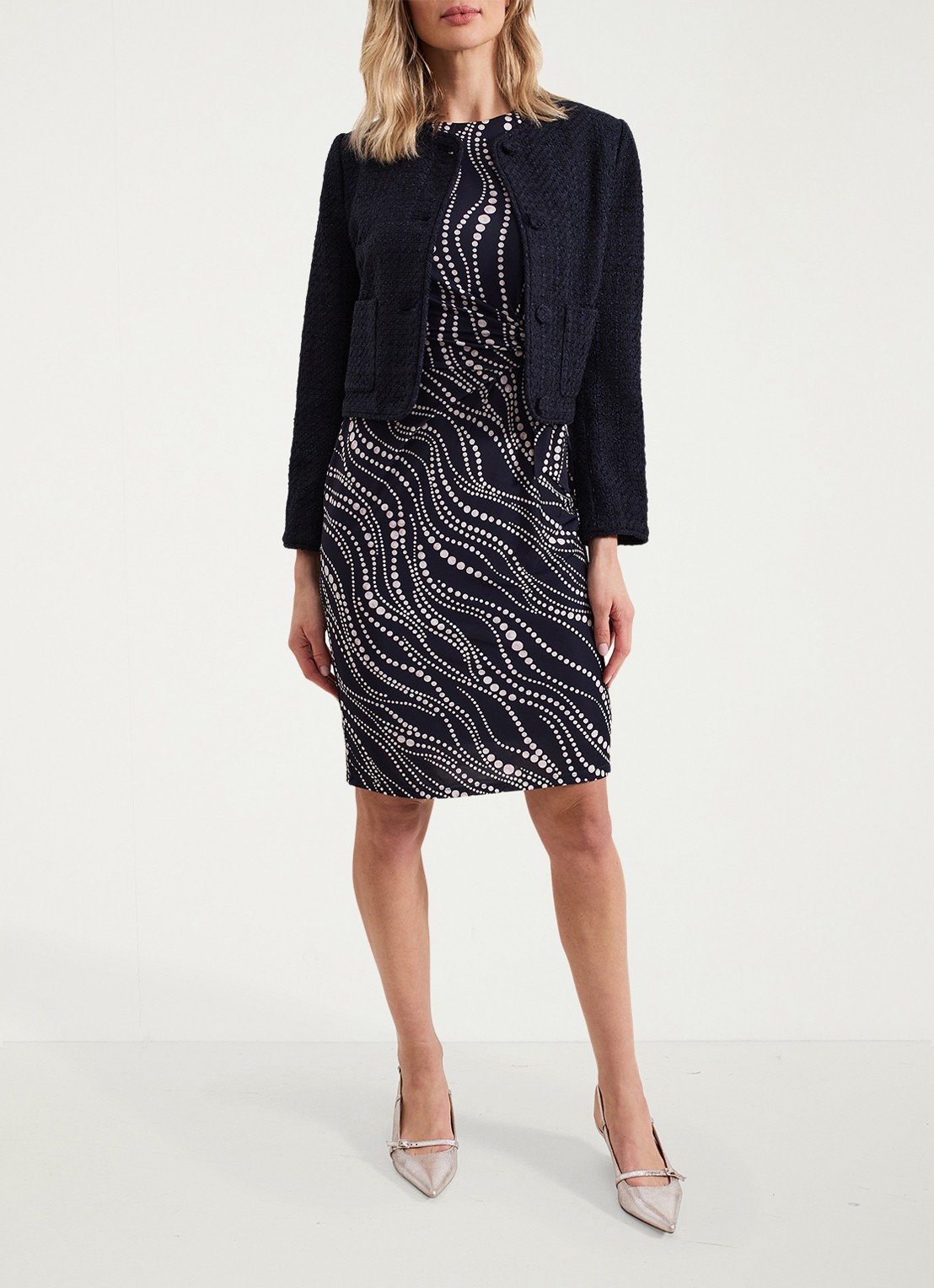 Phase Eight Josey midi jurk met stippenprint en plooidetail - detail 6 donkerblauw