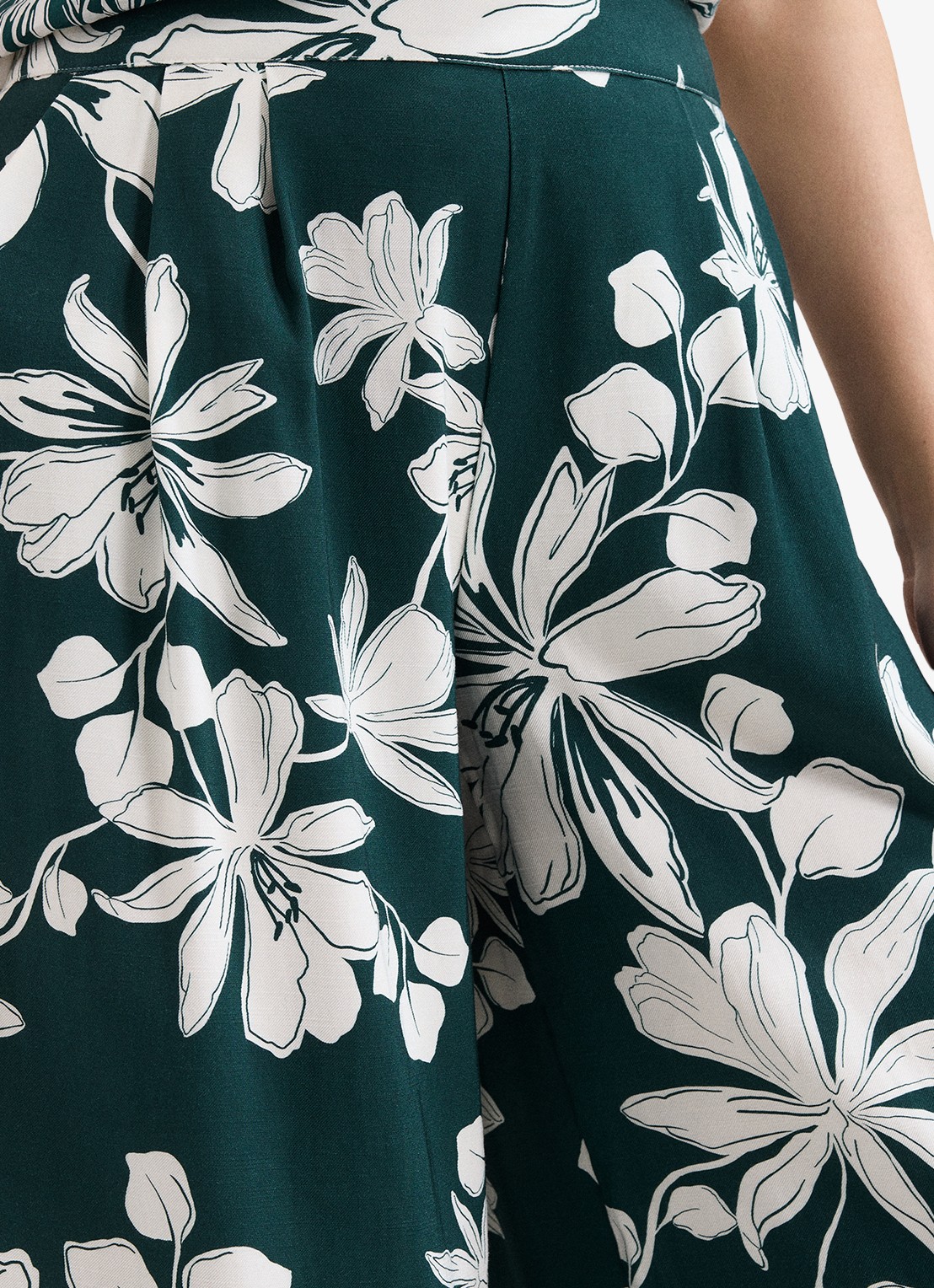 Phase Eight Josie high waist wide fit cropped pantalon met bloemenprint - detail 5 groen