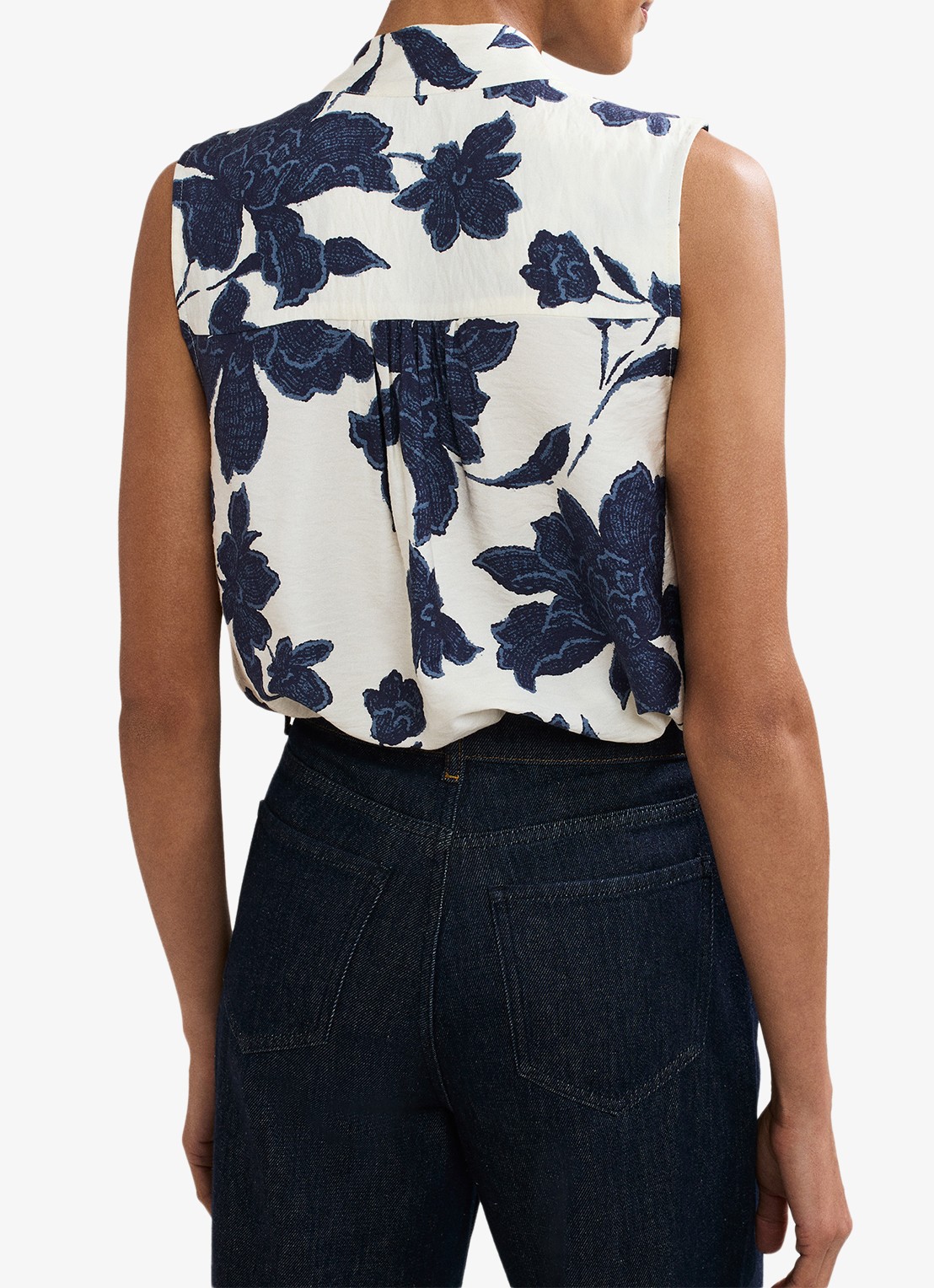 Phase Eight Junie top met bloemenprint en strikkraag - achterkant gebroken wit